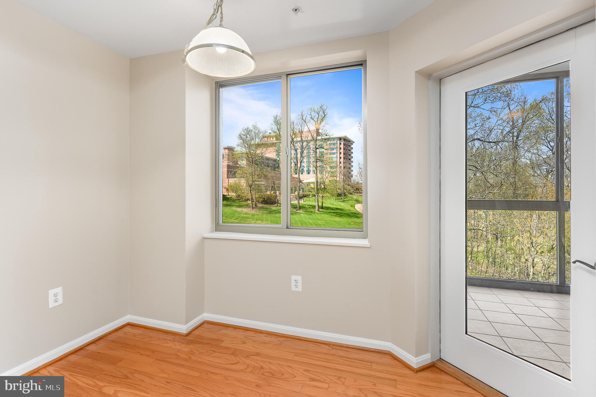 LANSDOWNE WOODS - Residential