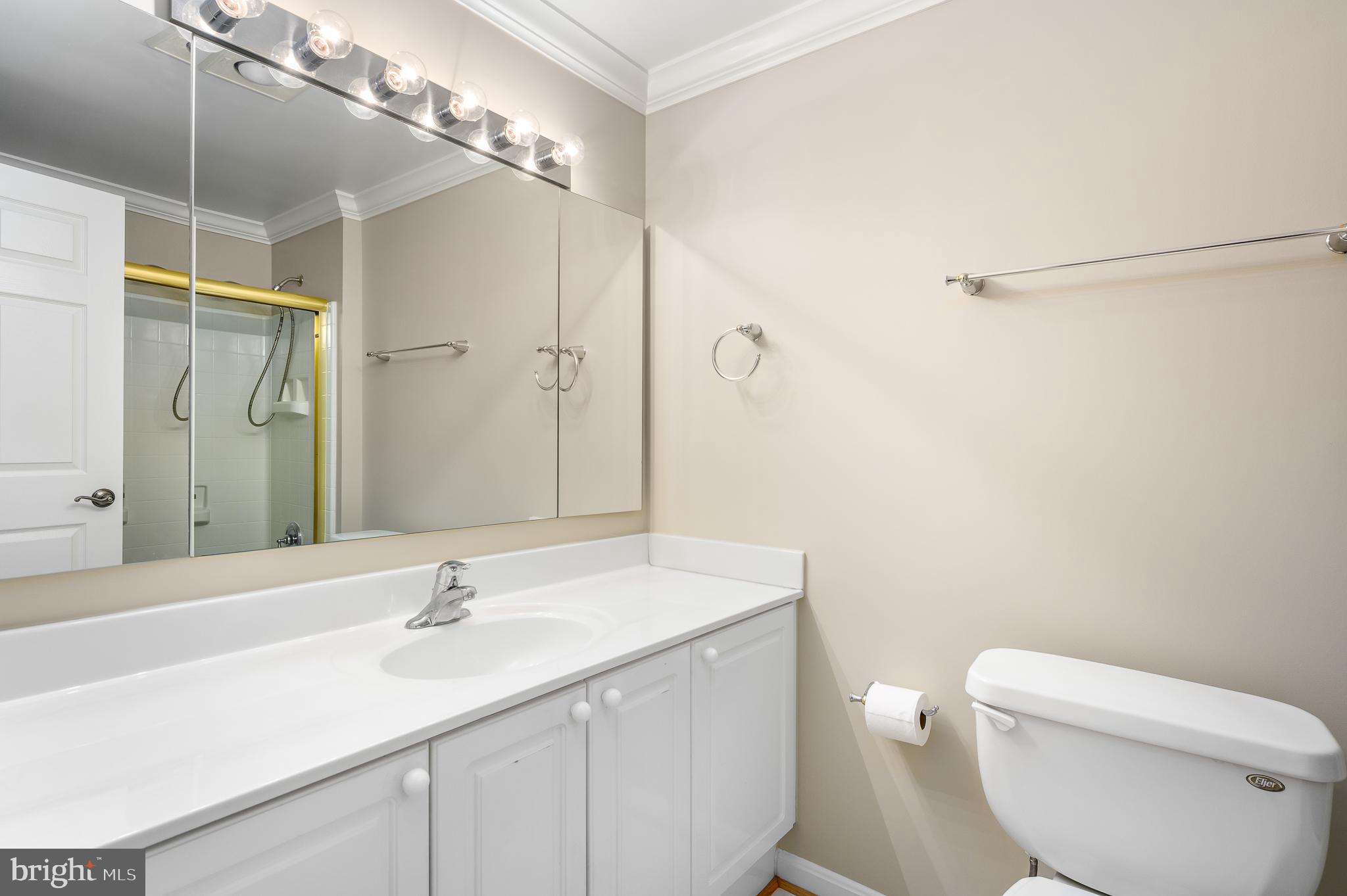 LANSDOWNE WOODS - Residential