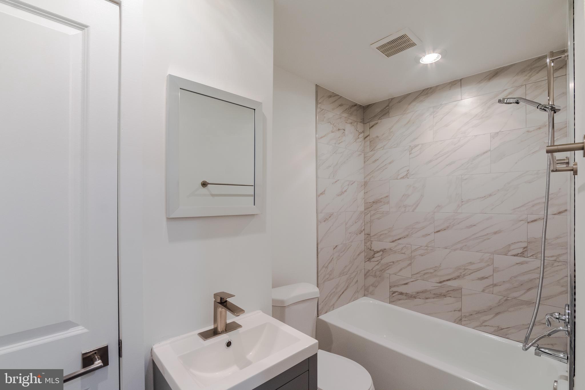 PHILADELPHIA (NORTHEAST) - Residential Lease