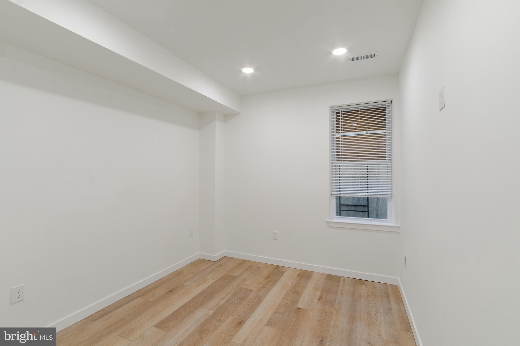 PHILADELPHIA (NORTHEAST) - Residential Lease