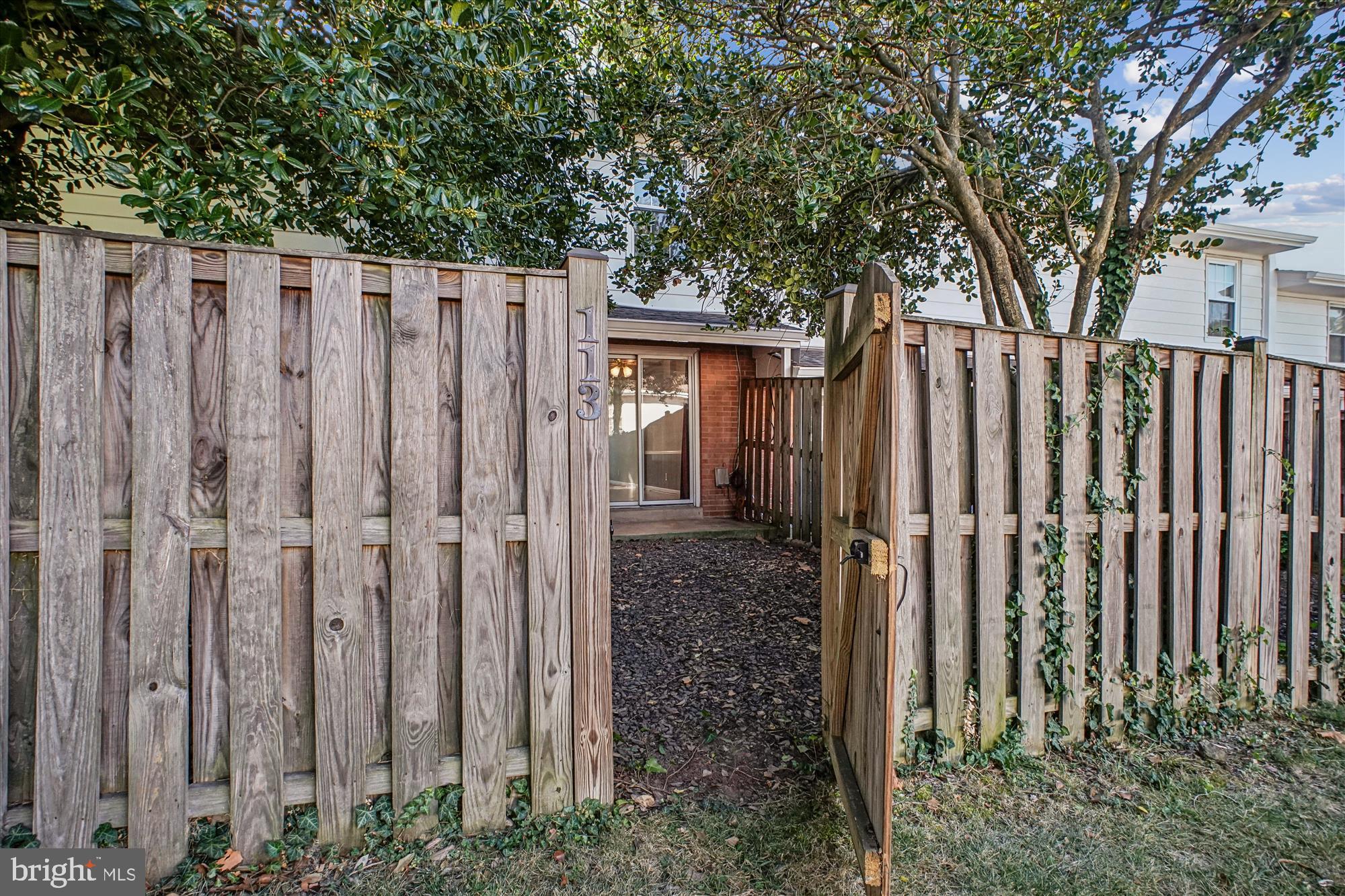 PEMBROOKE - Residential