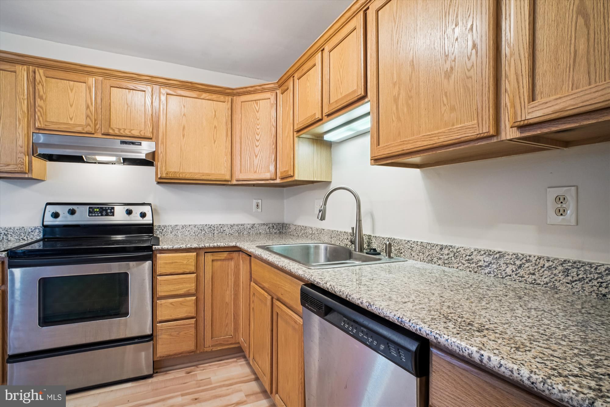 PEMBROOKE - Residential