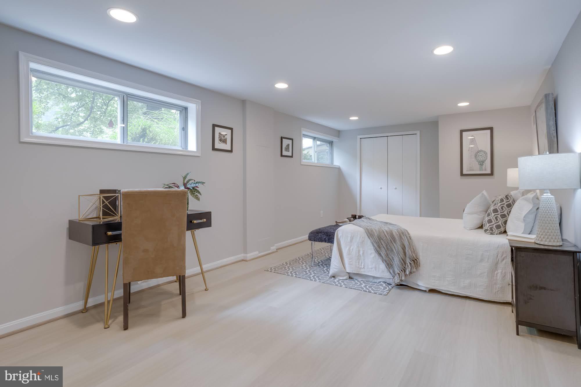 KINGS PARK WEST - Residential