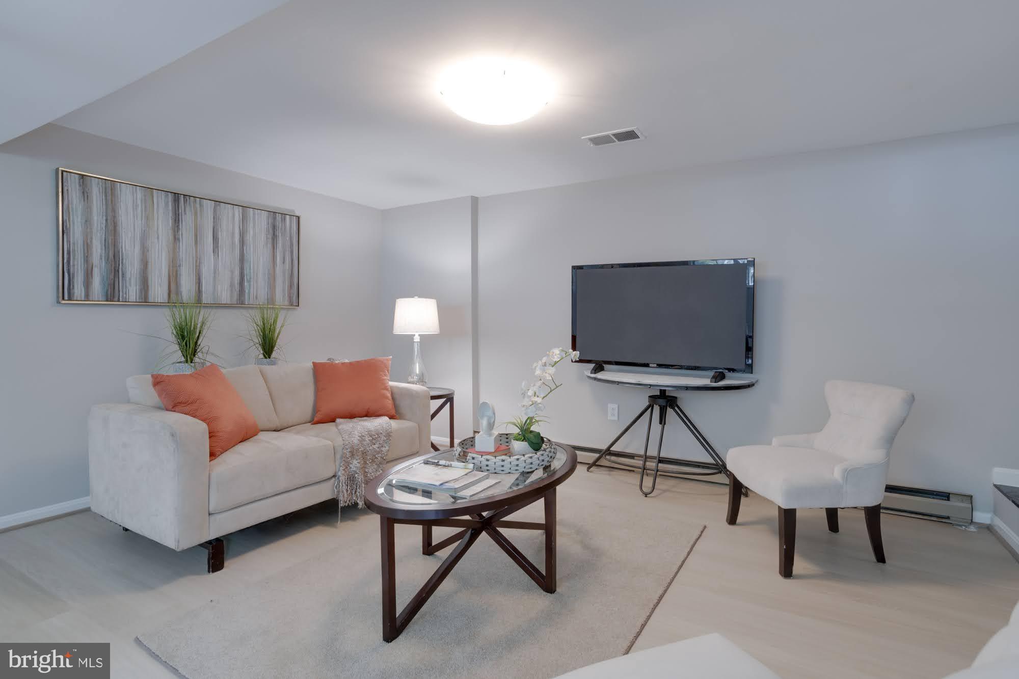 KINGS PARK WEST - Residential