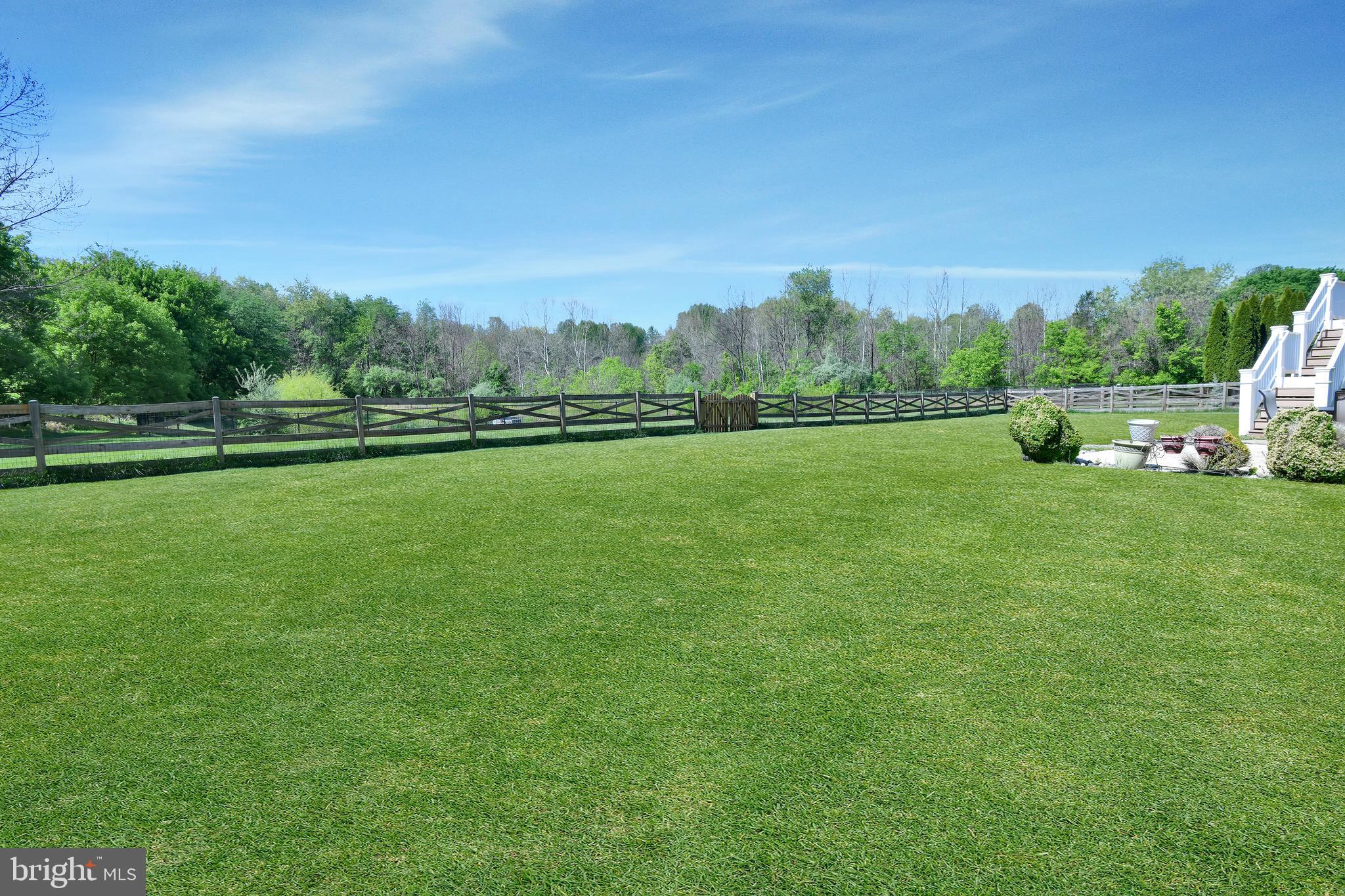 3947 SWEET BRIAR COURT