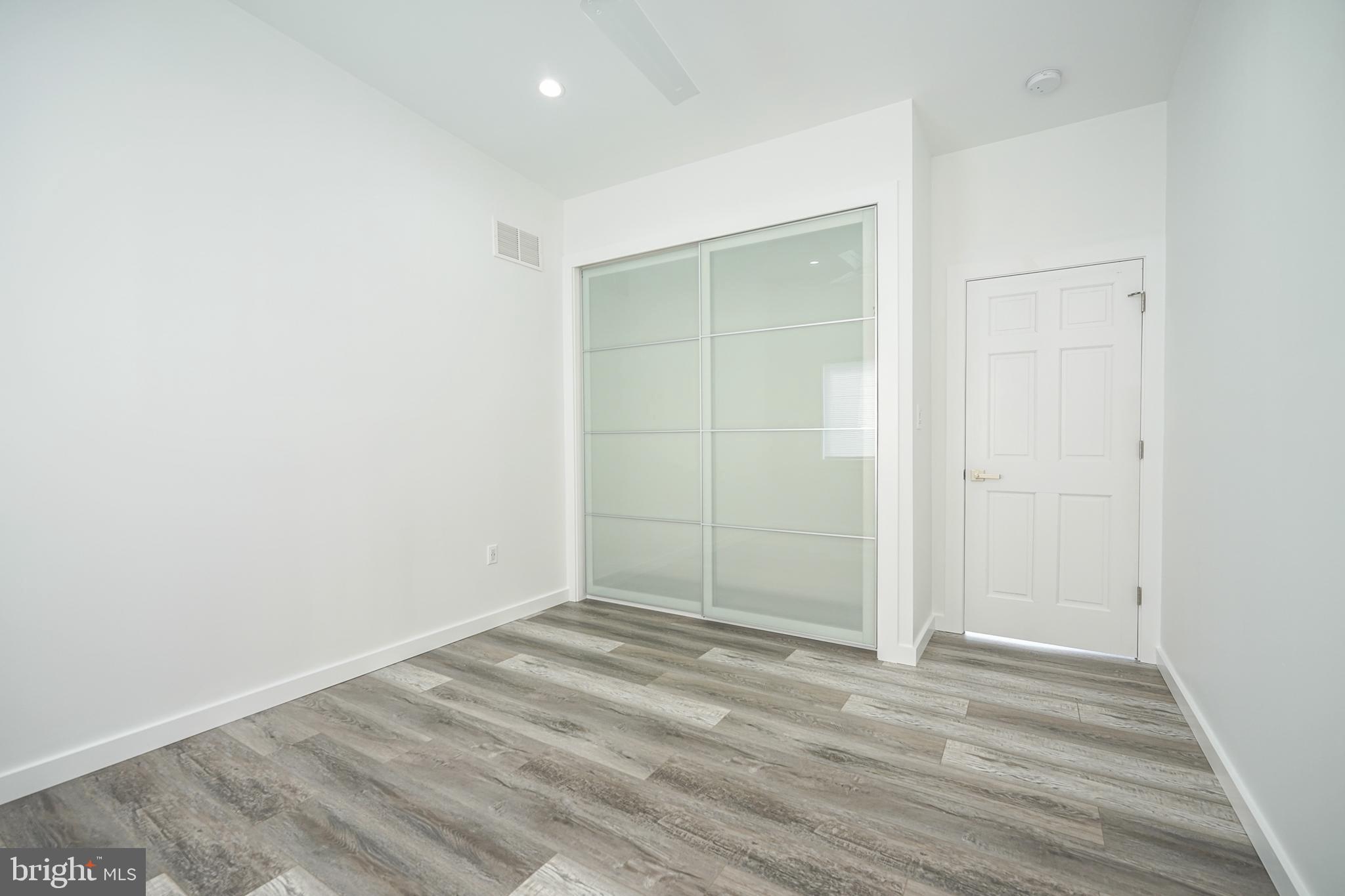 PORT RICHMOND - Residential