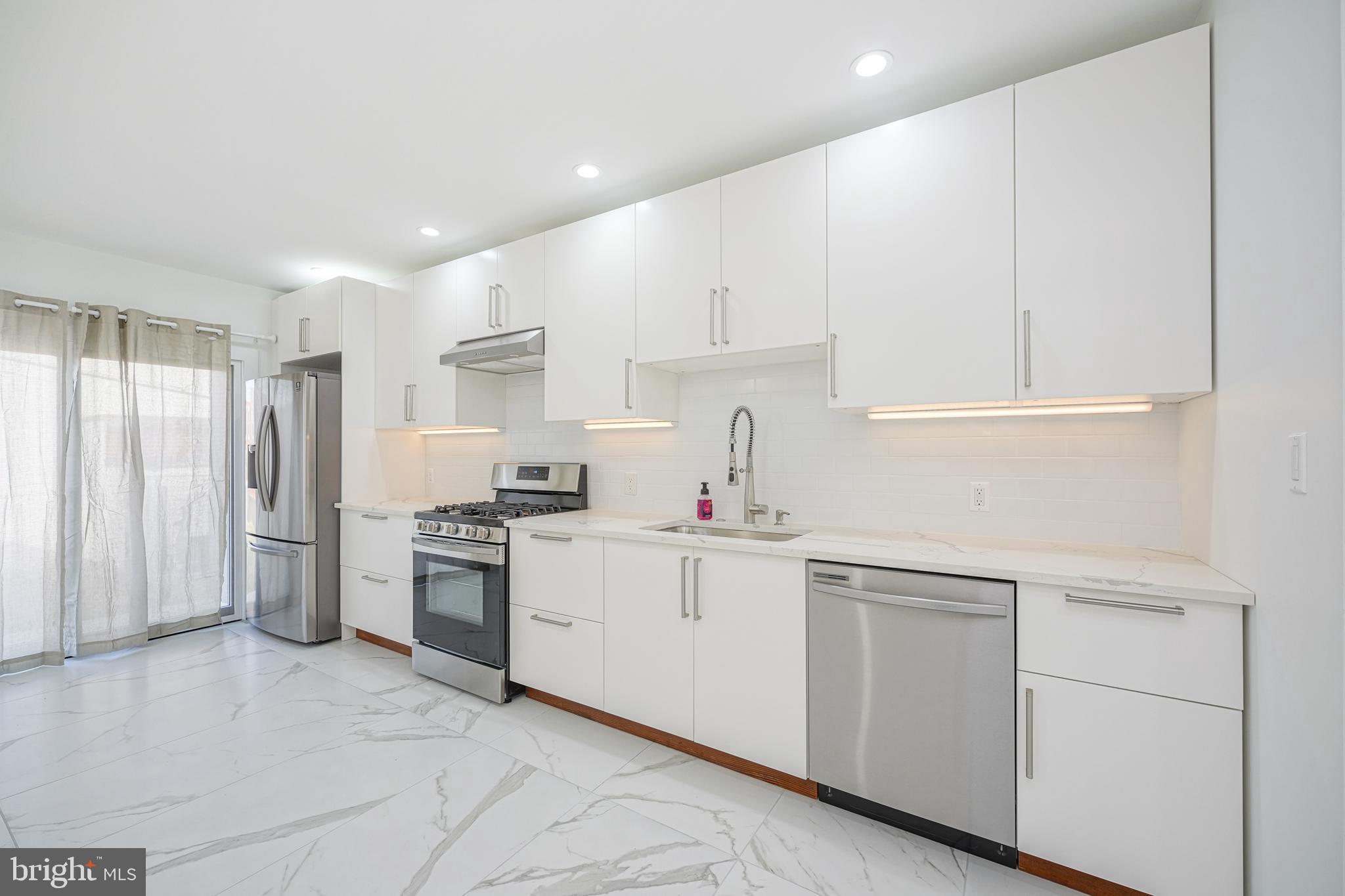 PORT RICHMOND - Residential