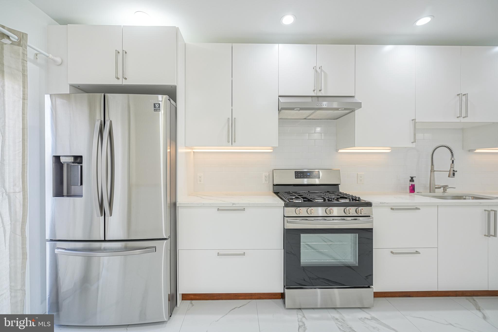 PORT RICHMOND - Residential