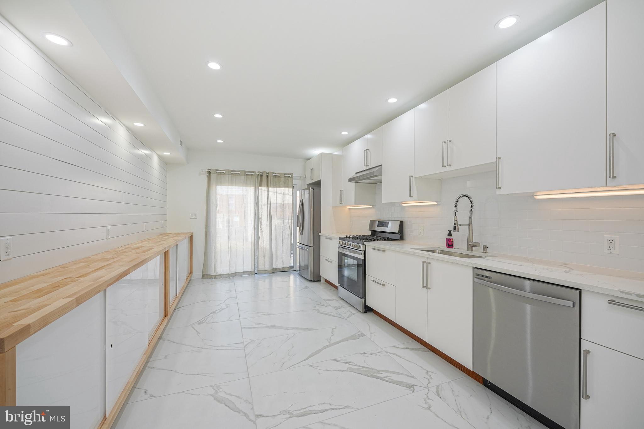 PORT RICHMOND - Residential
