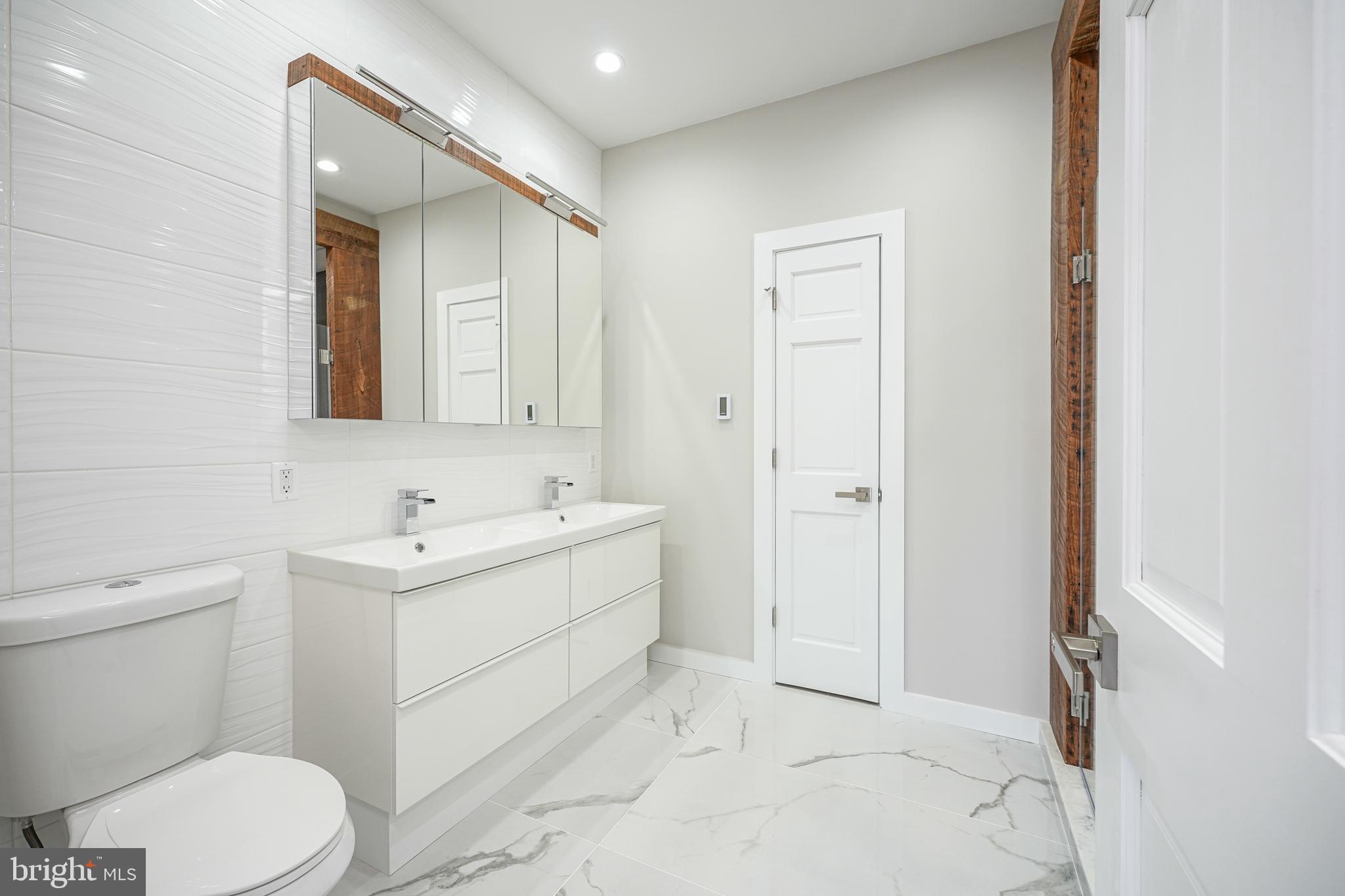 PORT RICHMOND - Residential