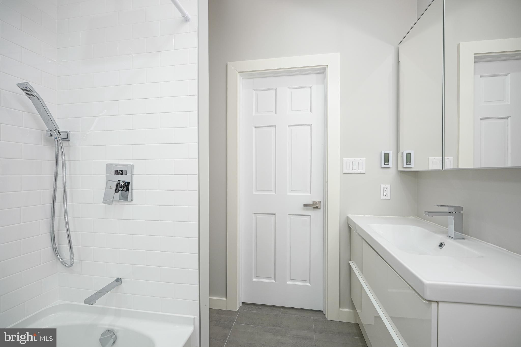 PORT RICHMOND - Residential