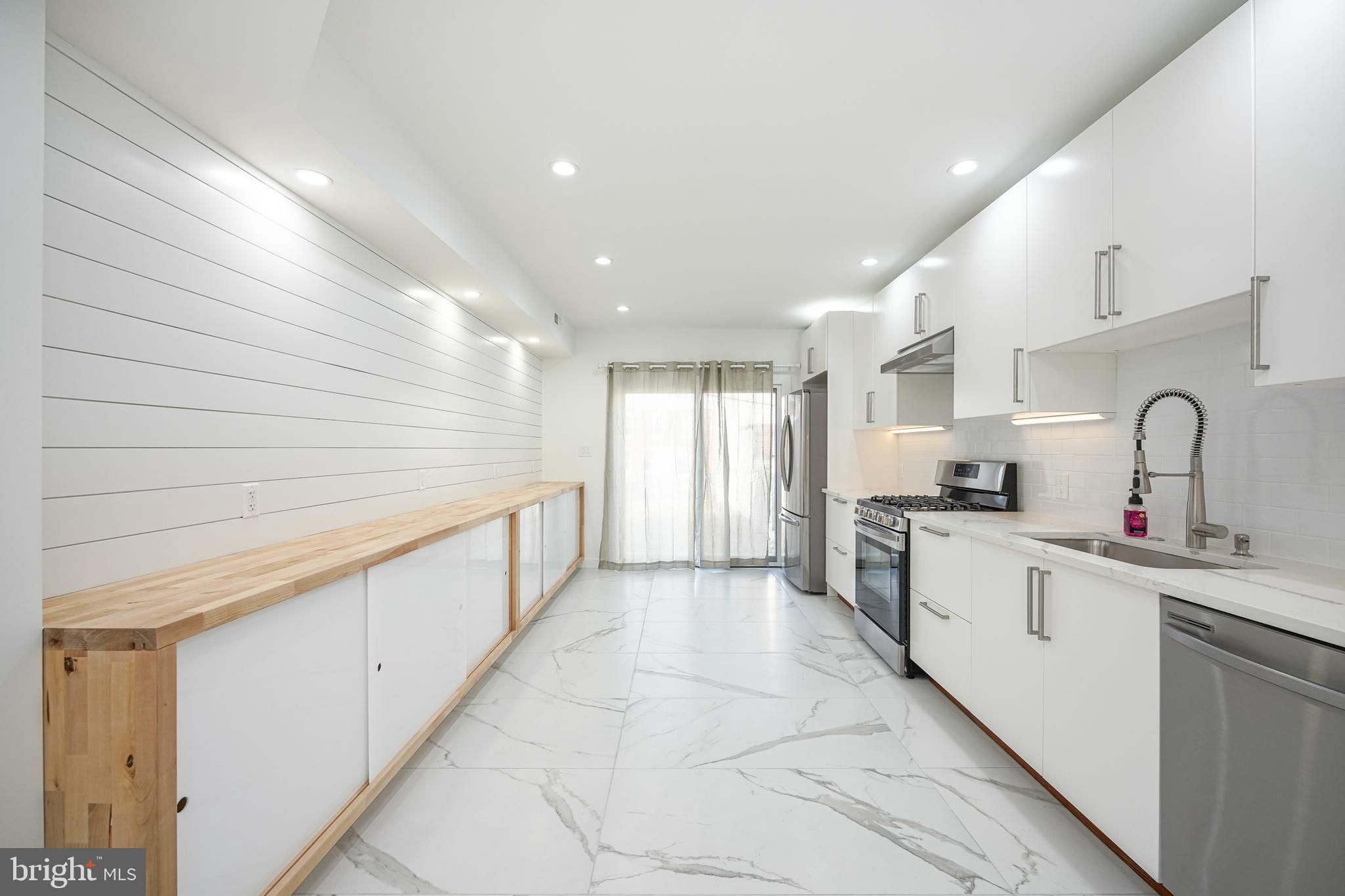 PORT RICHMOND - Residential