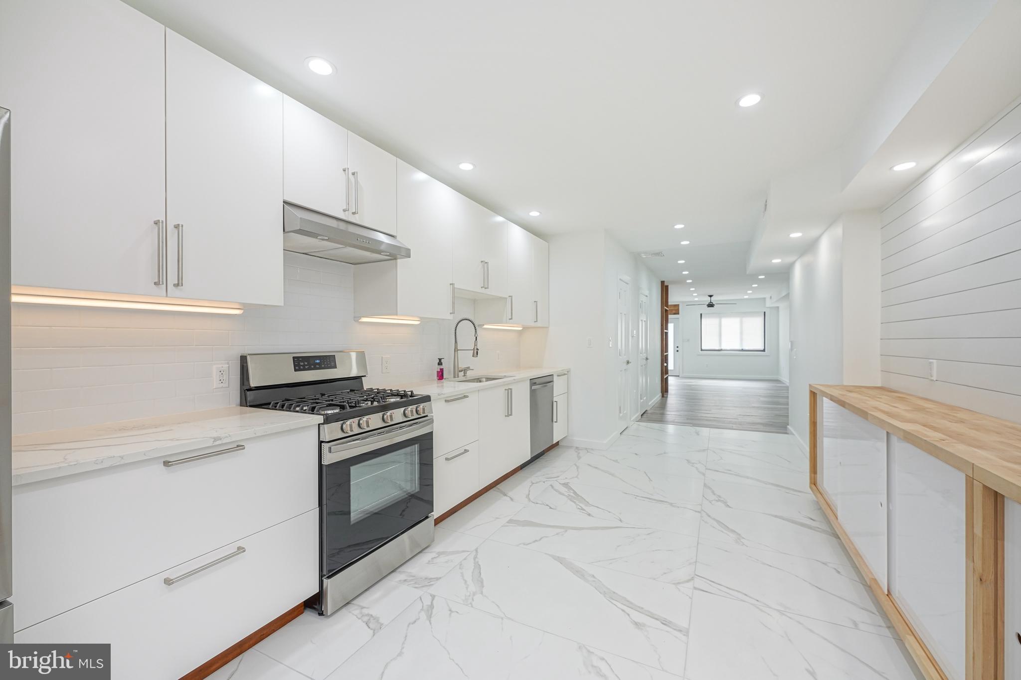 PORT RICHMOND - Residential