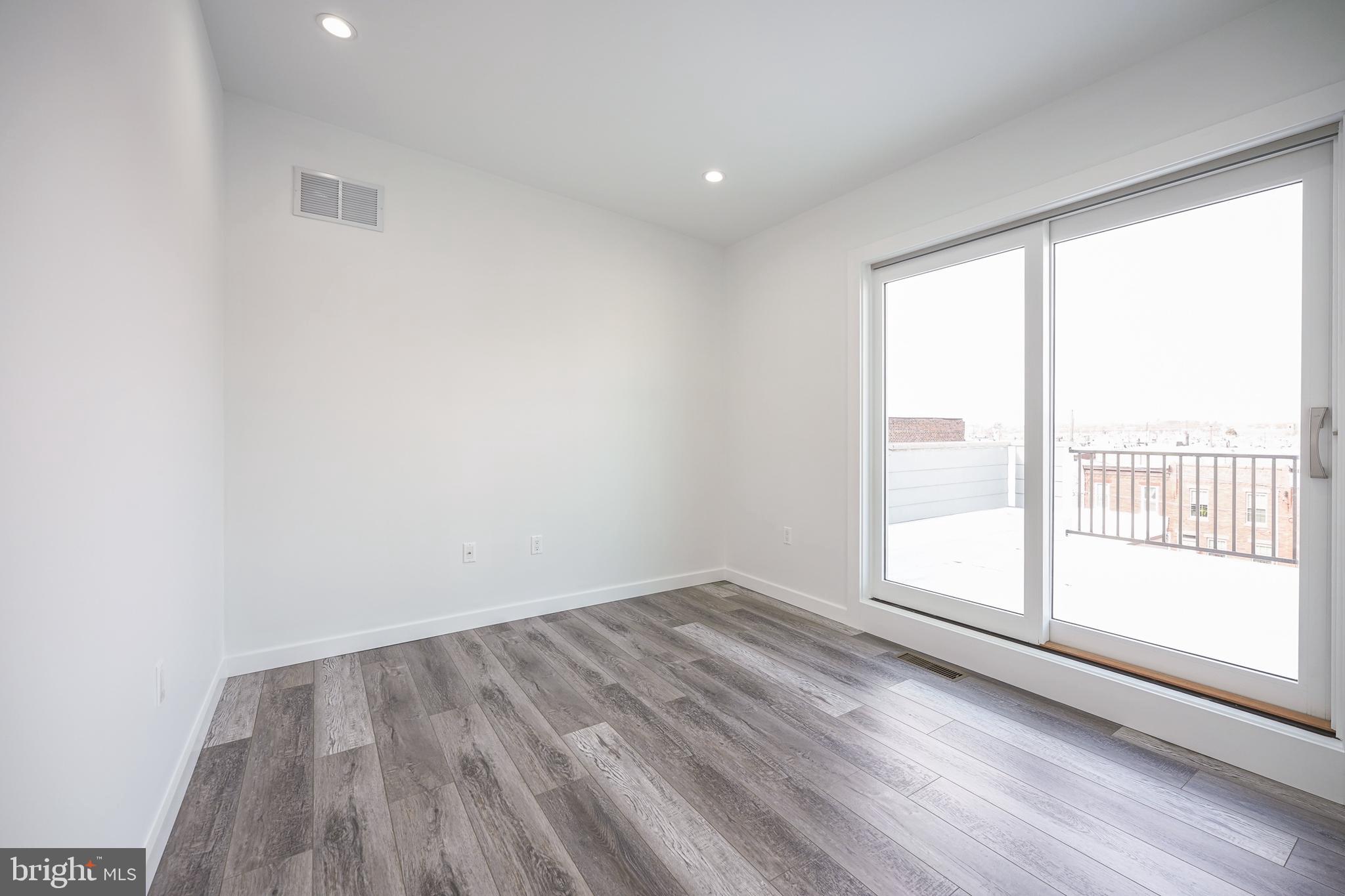PORT RICHMOND - Residential