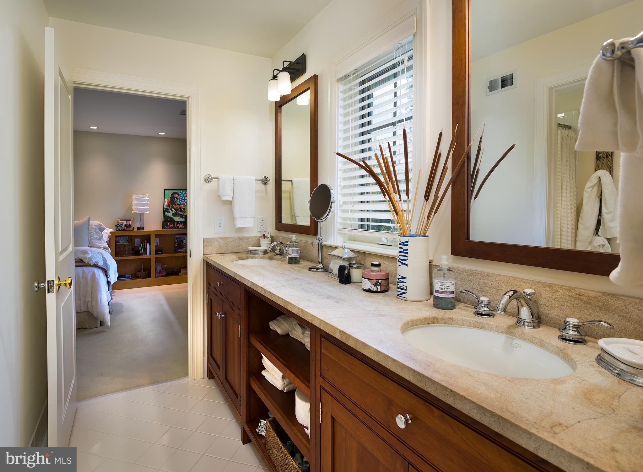 APPLEBROOK - Residential