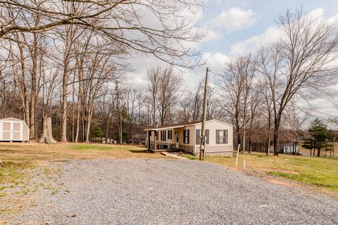 Mobile Home For Sale - 204 Goller Hills Lane<br/> Morgan County, HEDGESVILLE, WV 25427
