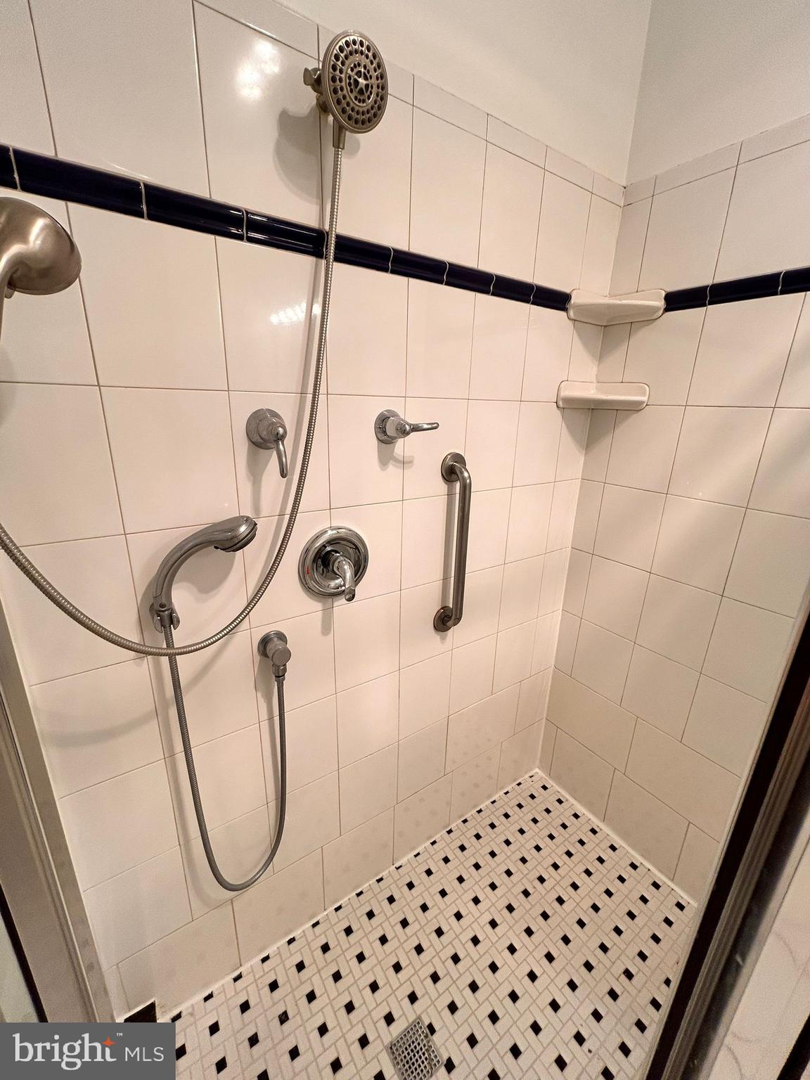 KING FARM WATKINS POND - Residential Lease