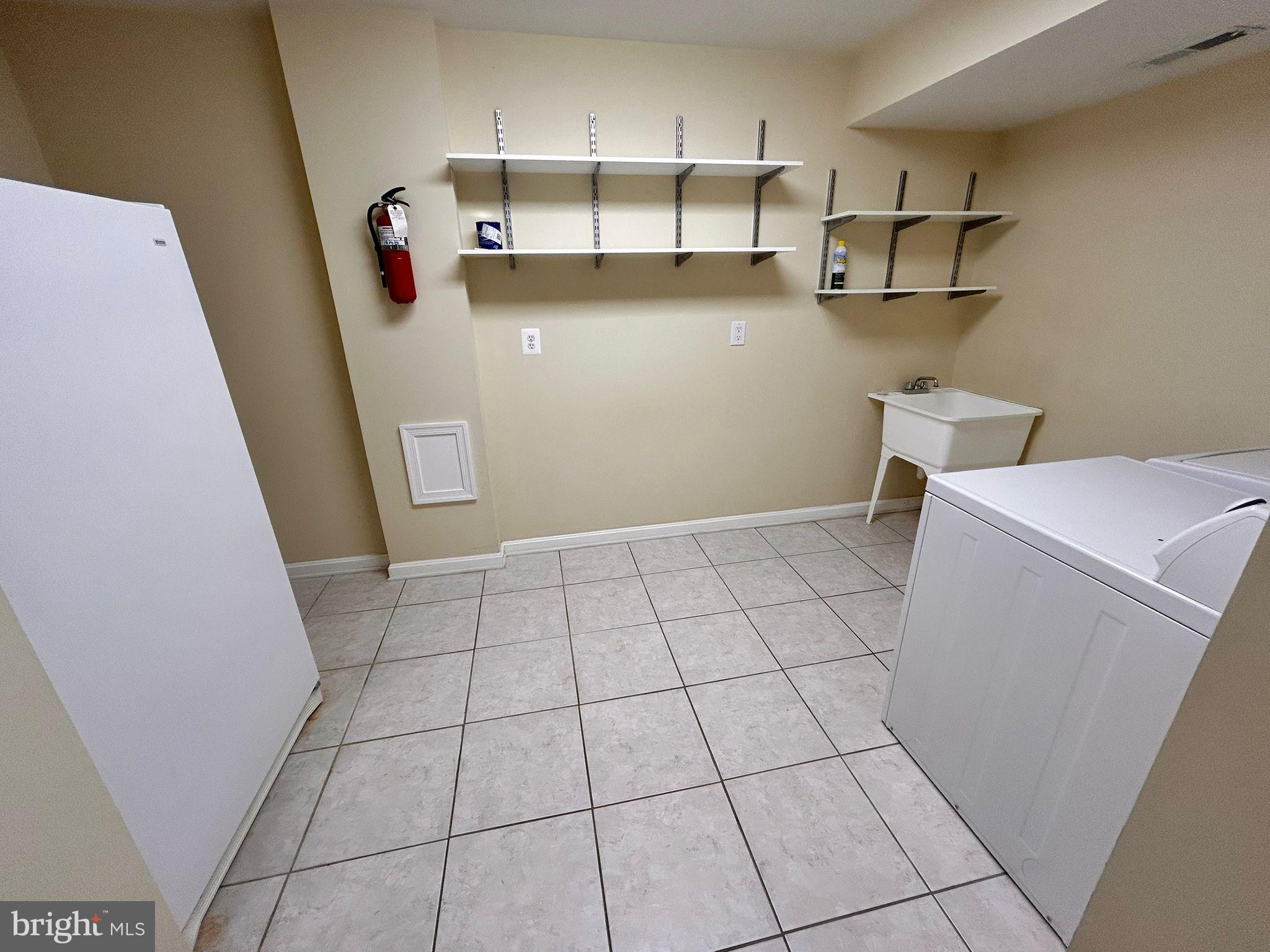 KING FARM WATKINS POND - Residential Lease