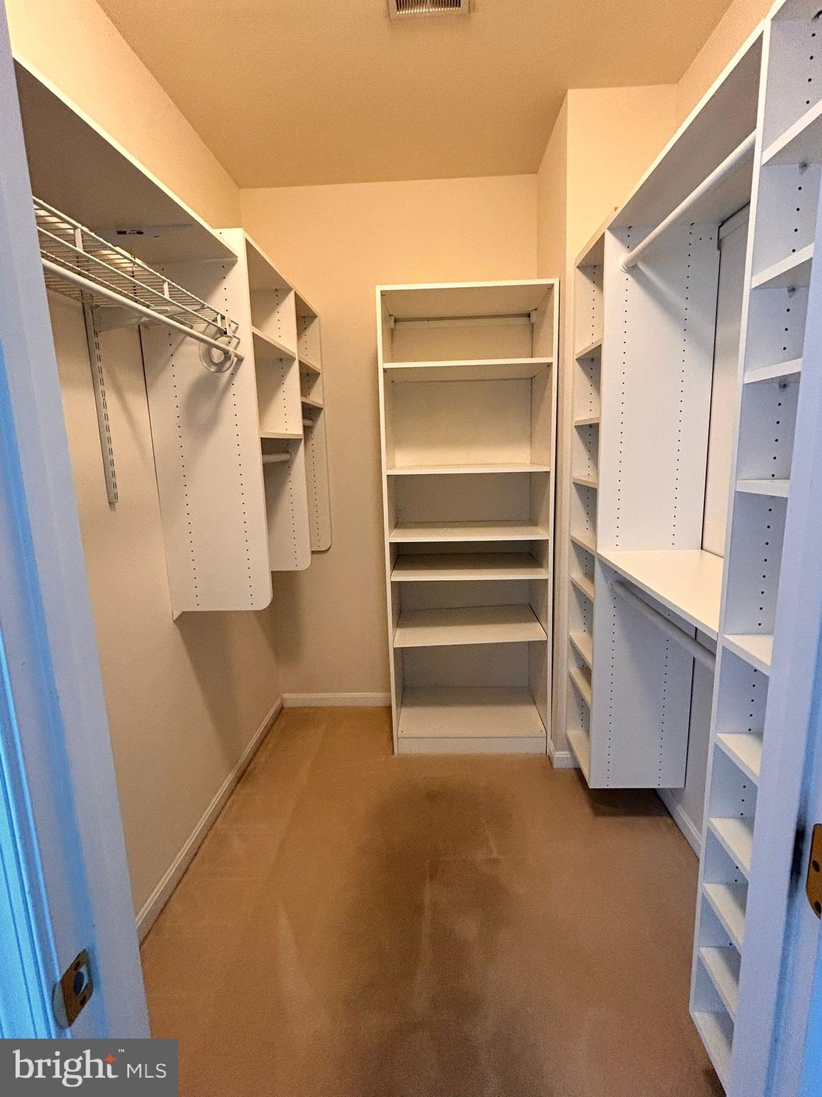 KING FARM WATKINS POND - Residential Lease