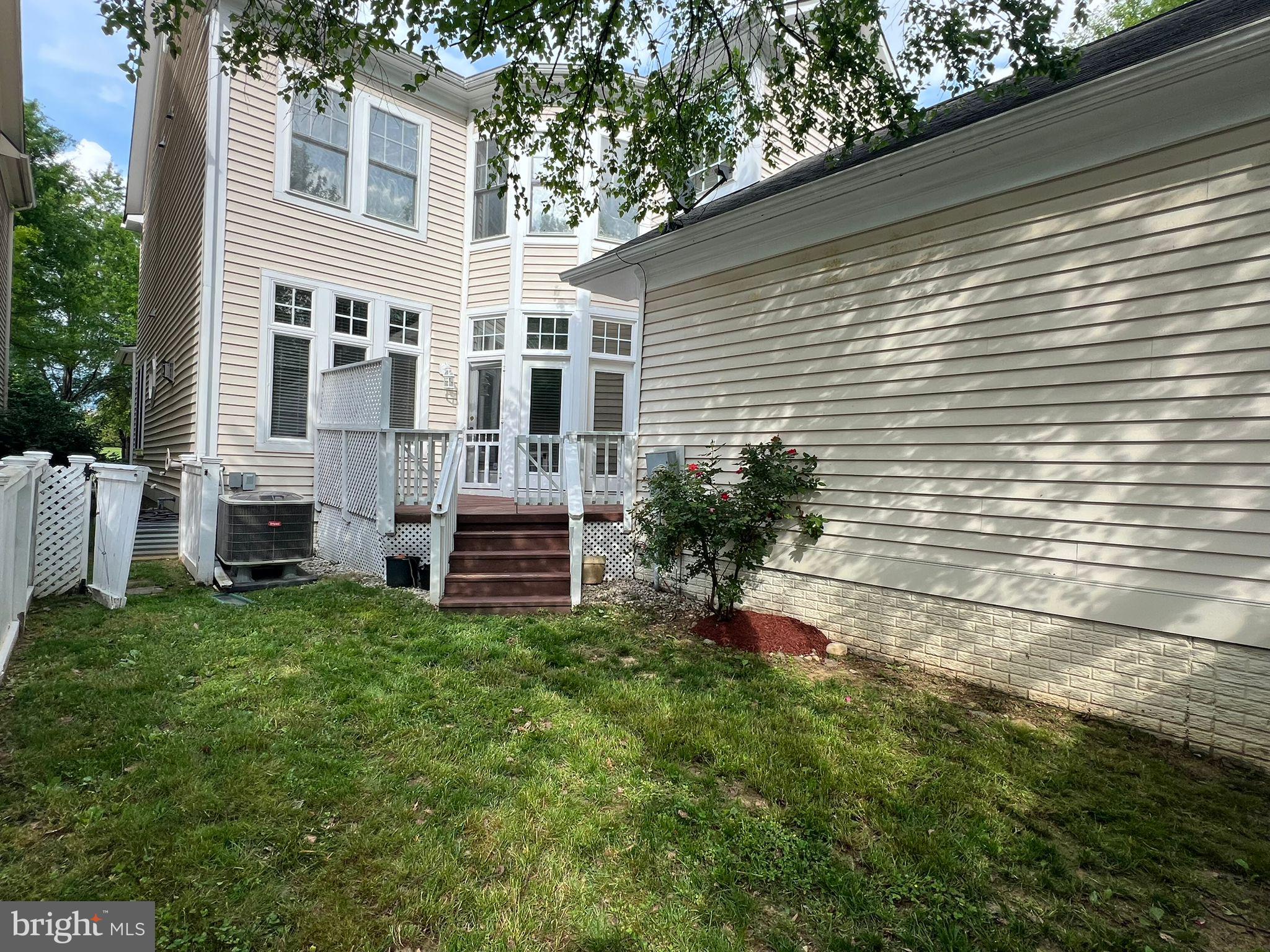 KING FARM WATKINS POND - Residential Lease