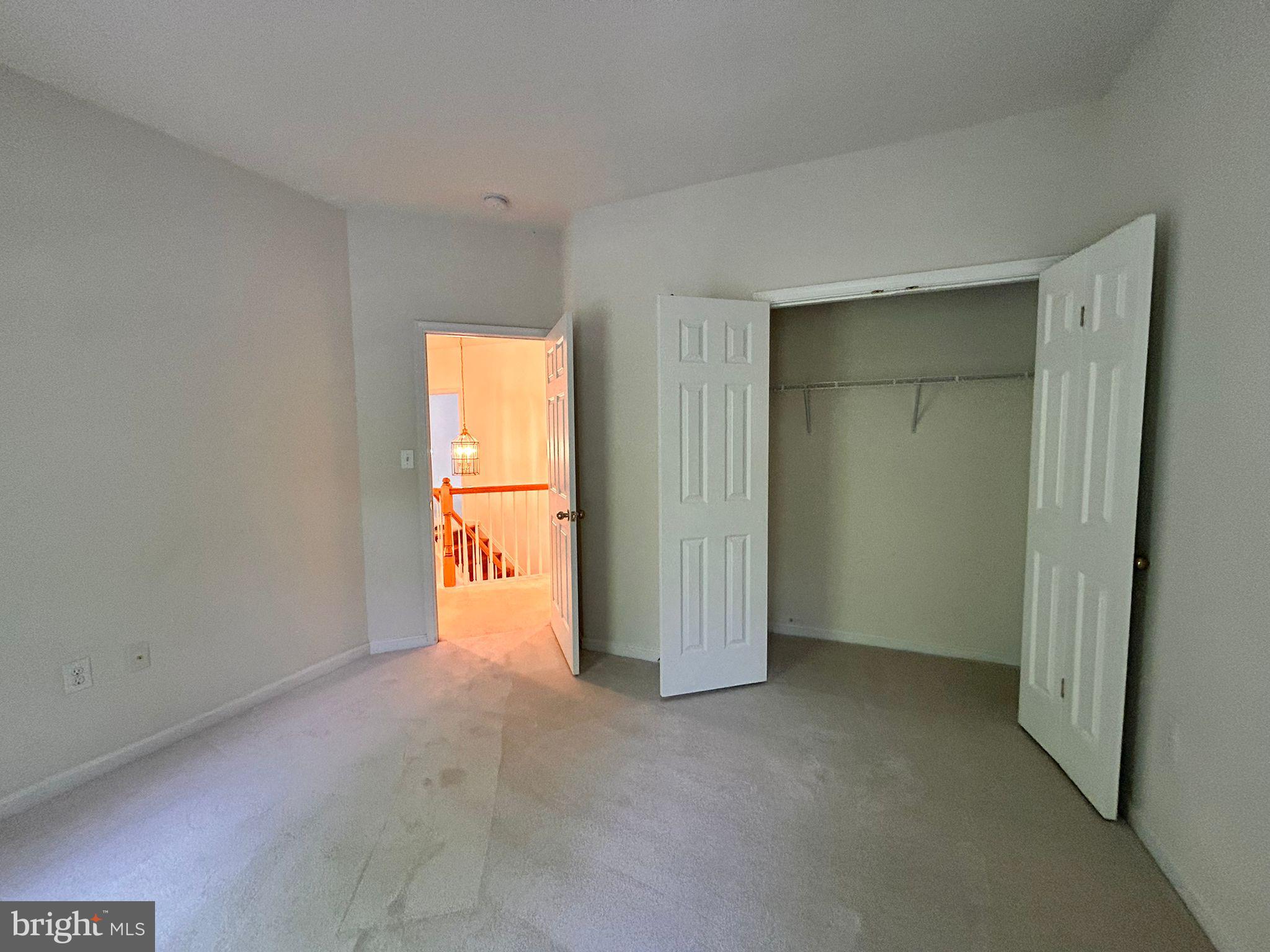 KING FARM WATKINS POND - Residential Lease