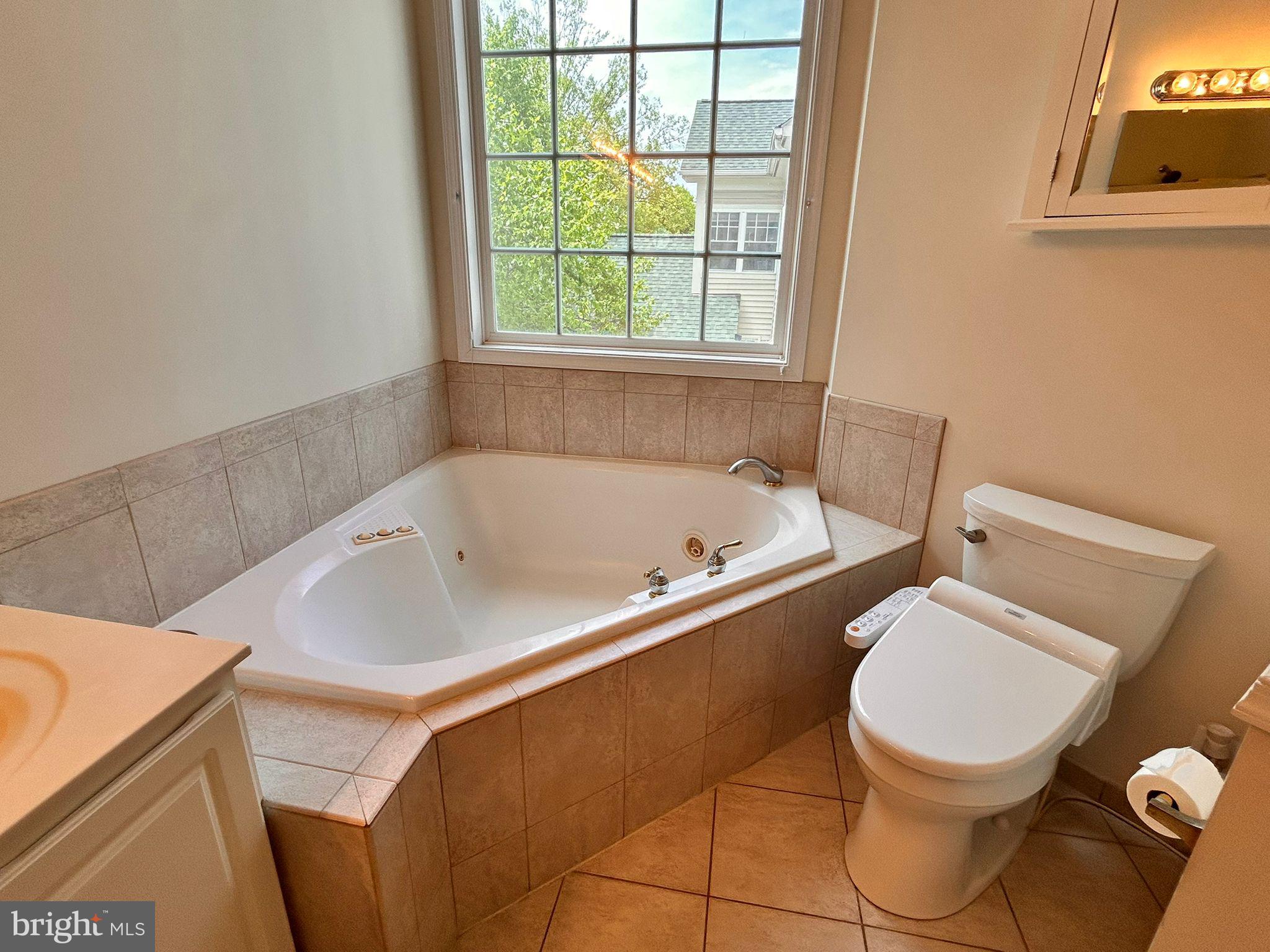 KING FARM WATKINS POND - Residential Lease