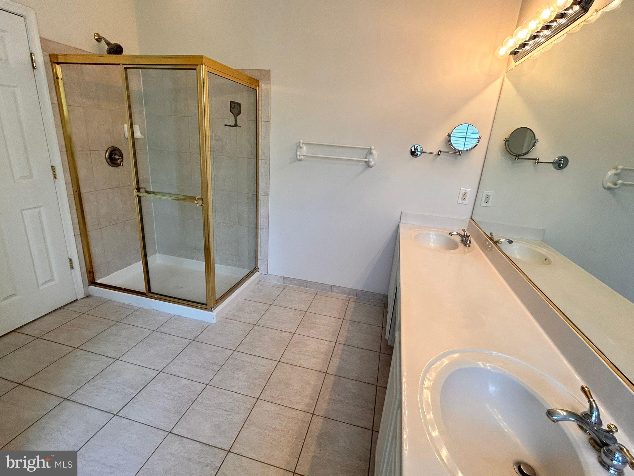 KING FARM WATKINS POND - Residential Lease