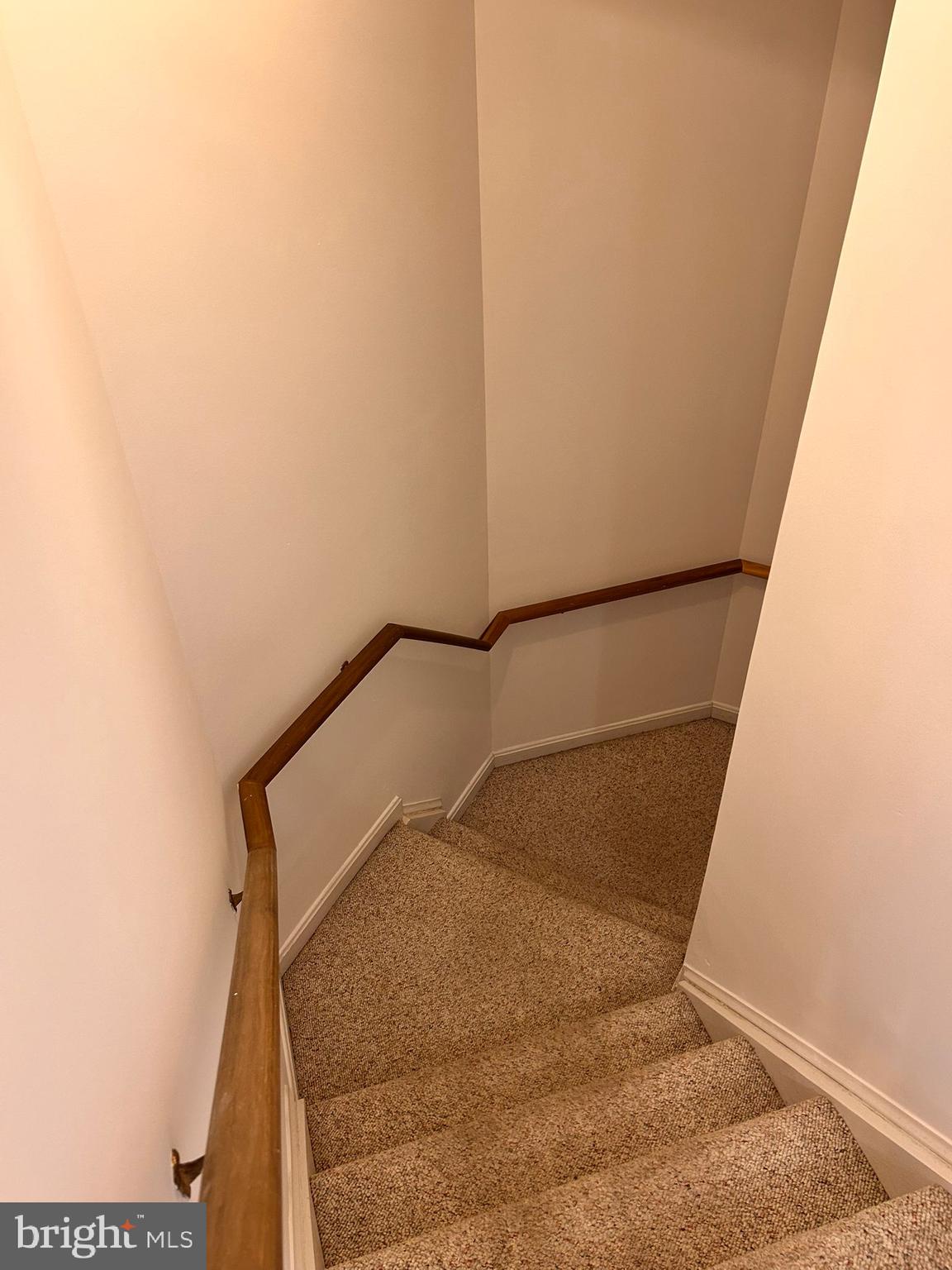 KING FARM WATKINS POND - Residential Lease