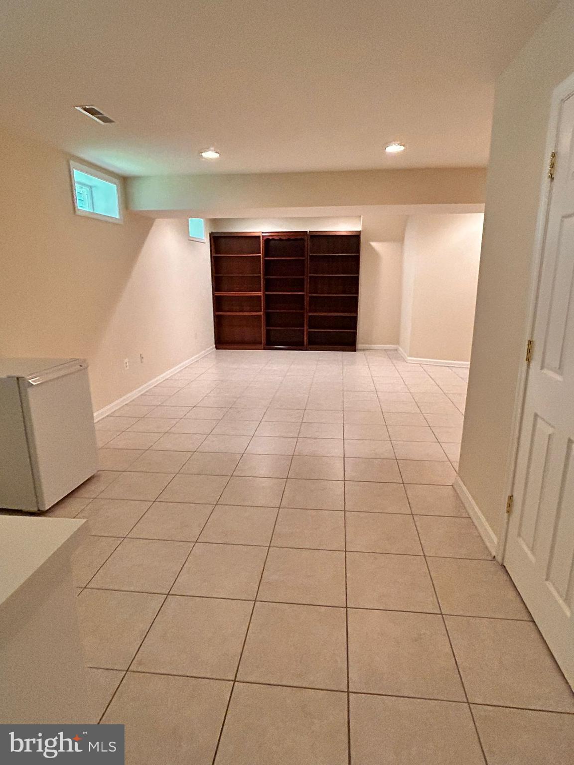 KING FARM WATKINS POND - Residential Lease