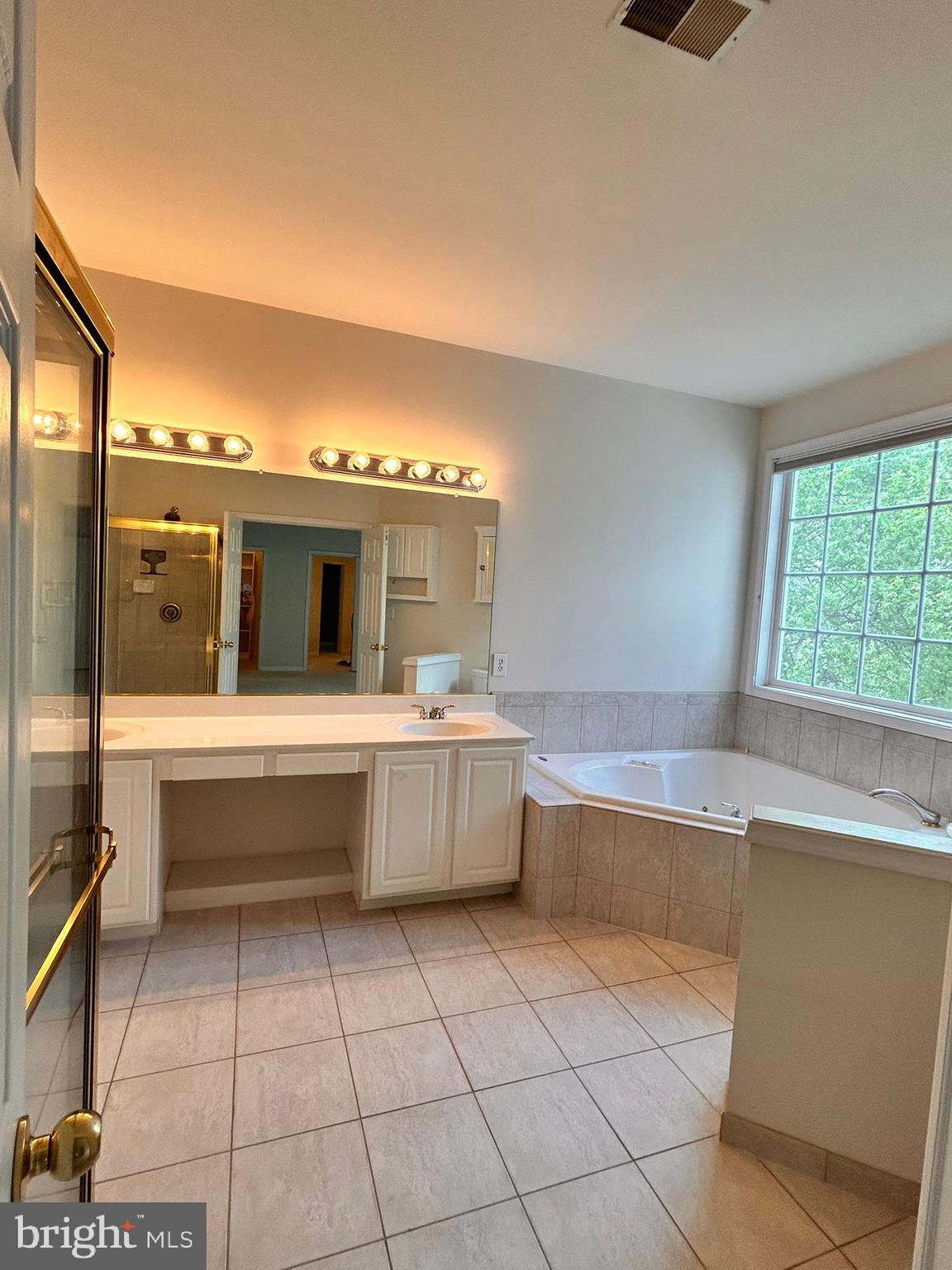 KING FARM WATKINS POND - Residential Lease