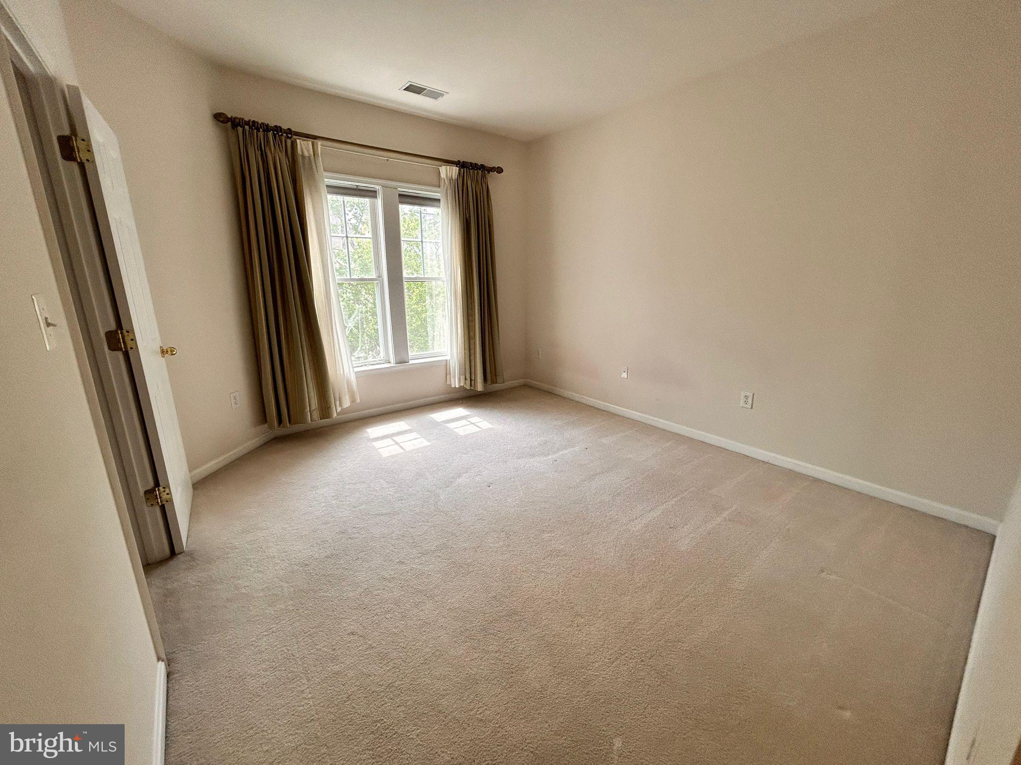 KING FARM WATKINS POND - Residential Lease