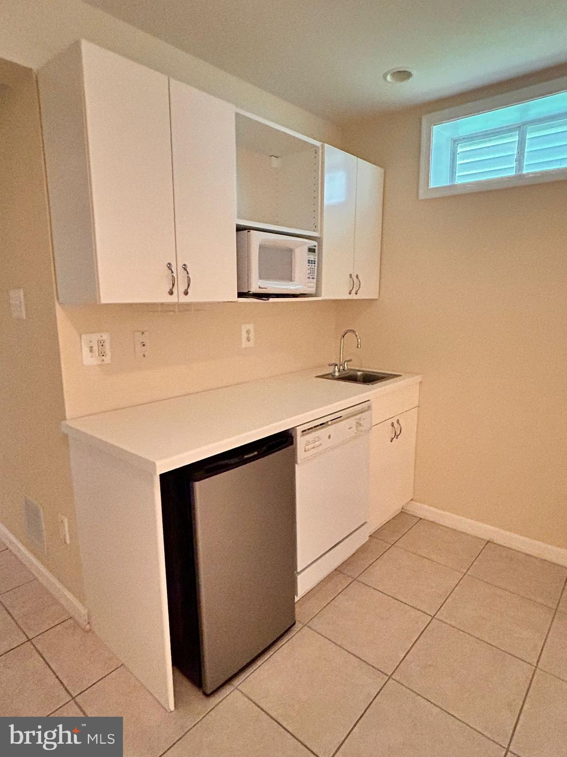 KING FARM WATKINS POND - Residential Lease