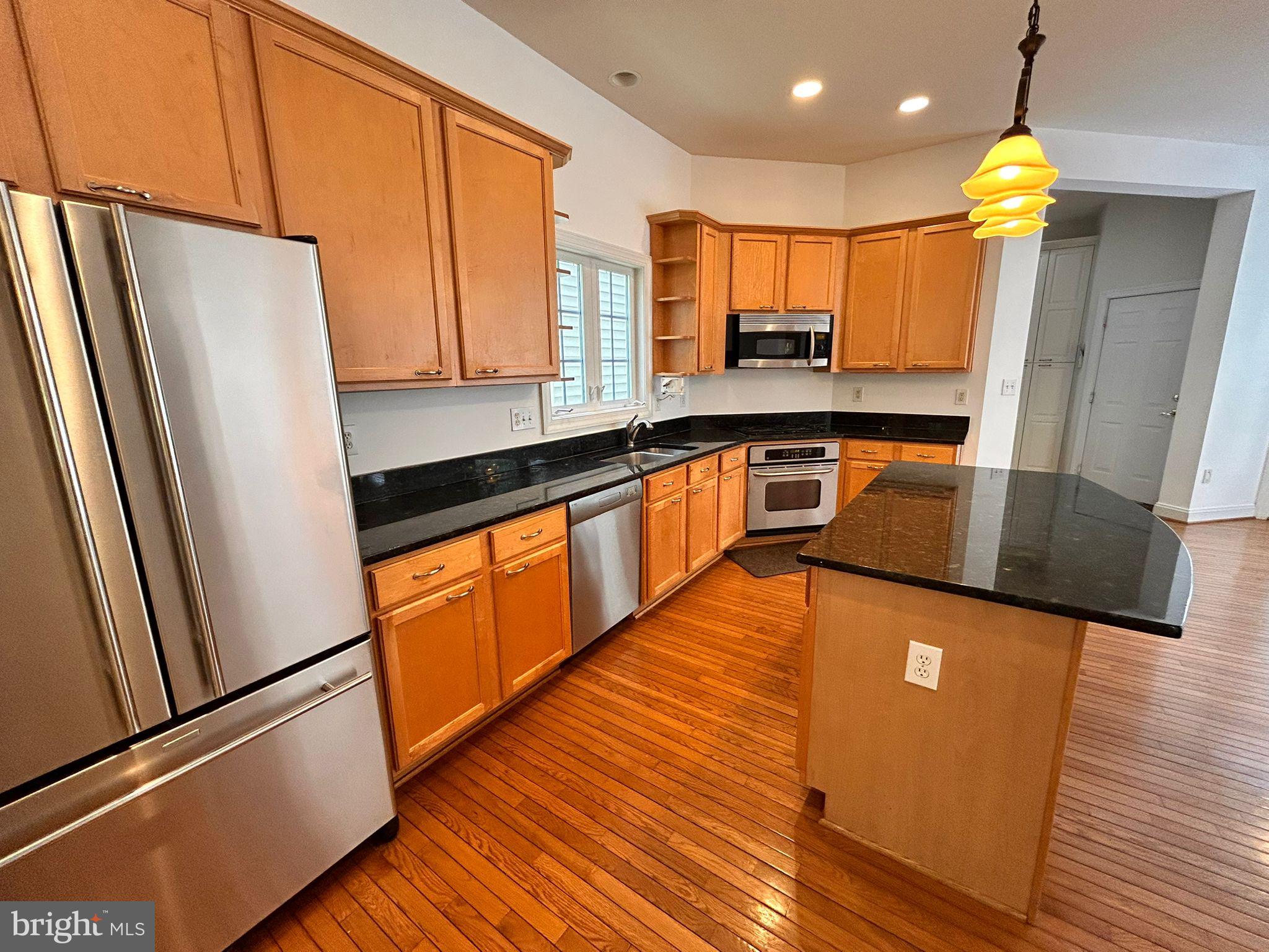 KING FARM WATKINS POND - Residential Lease