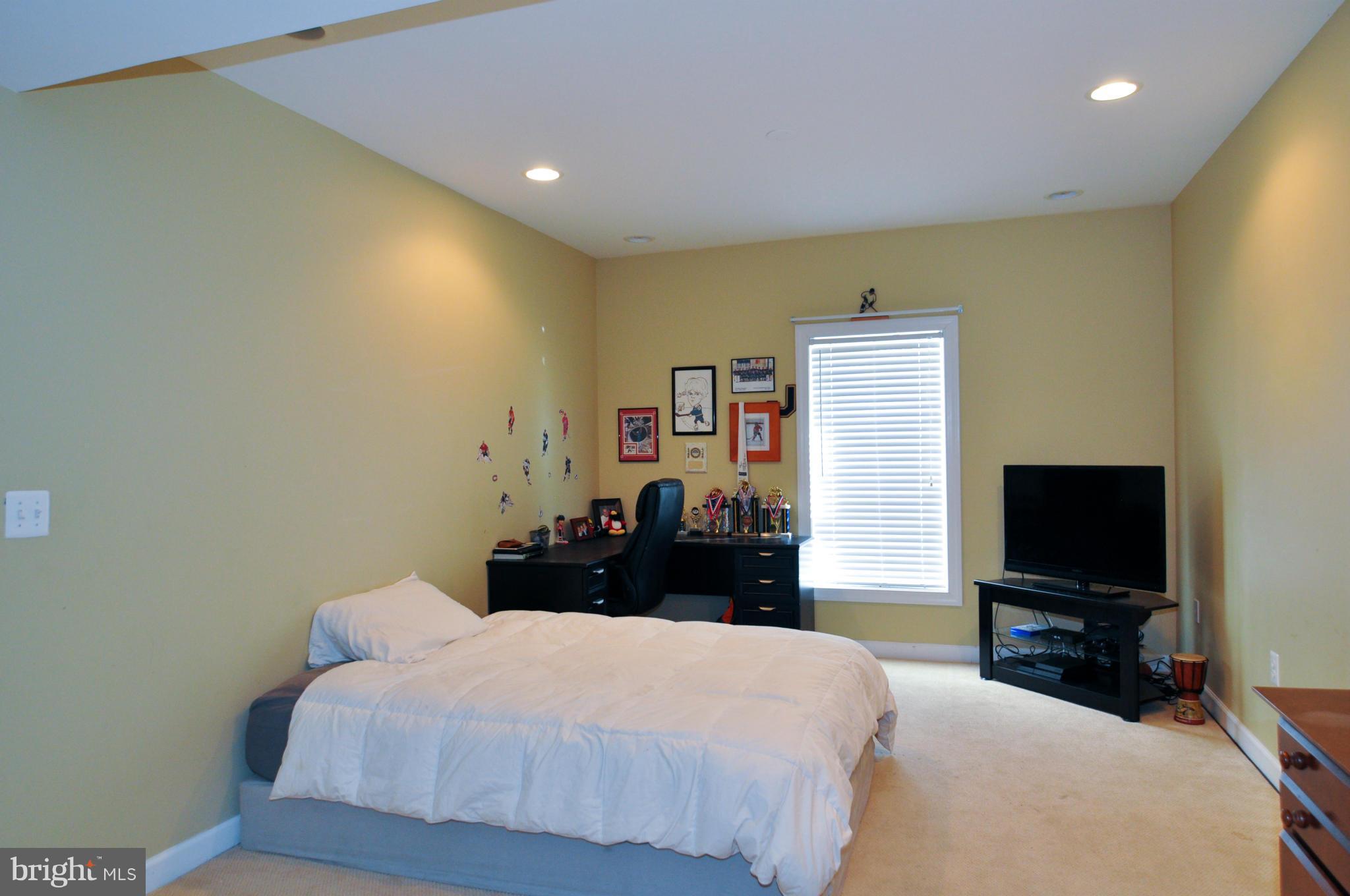 ILCHESTER OAKS - Residential Lease