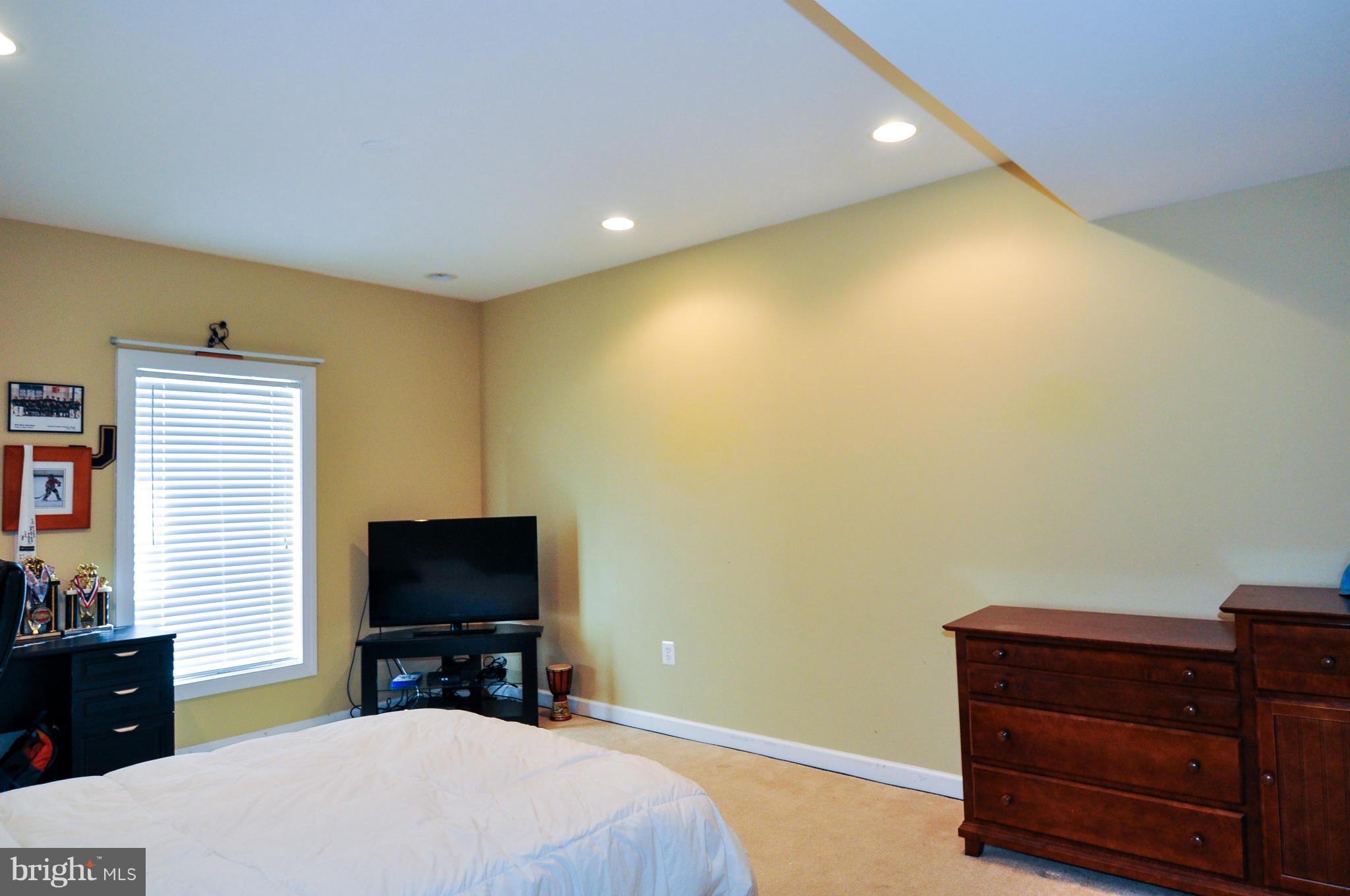 ILCHESTER OAKS - Residential Lease