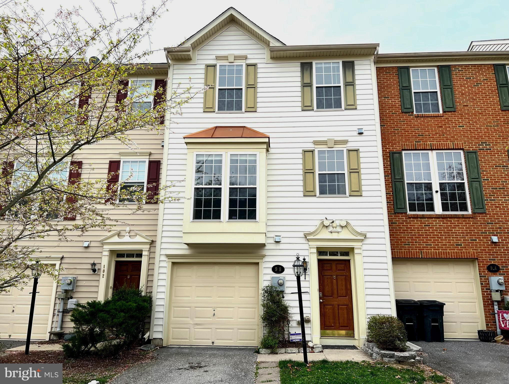 BROOKFIELD - Residential Lease