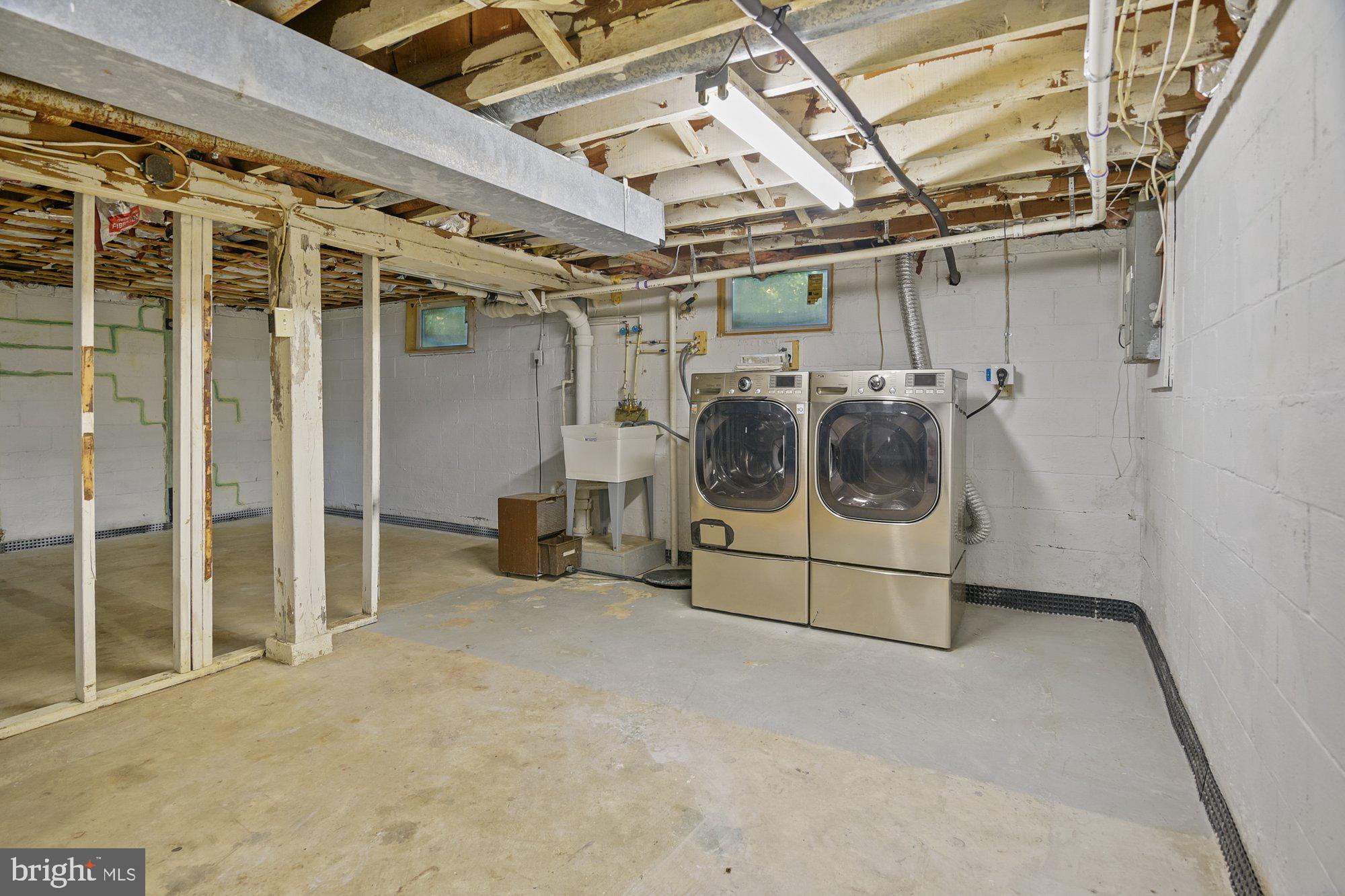 ABERDEEN HILLS - Residential