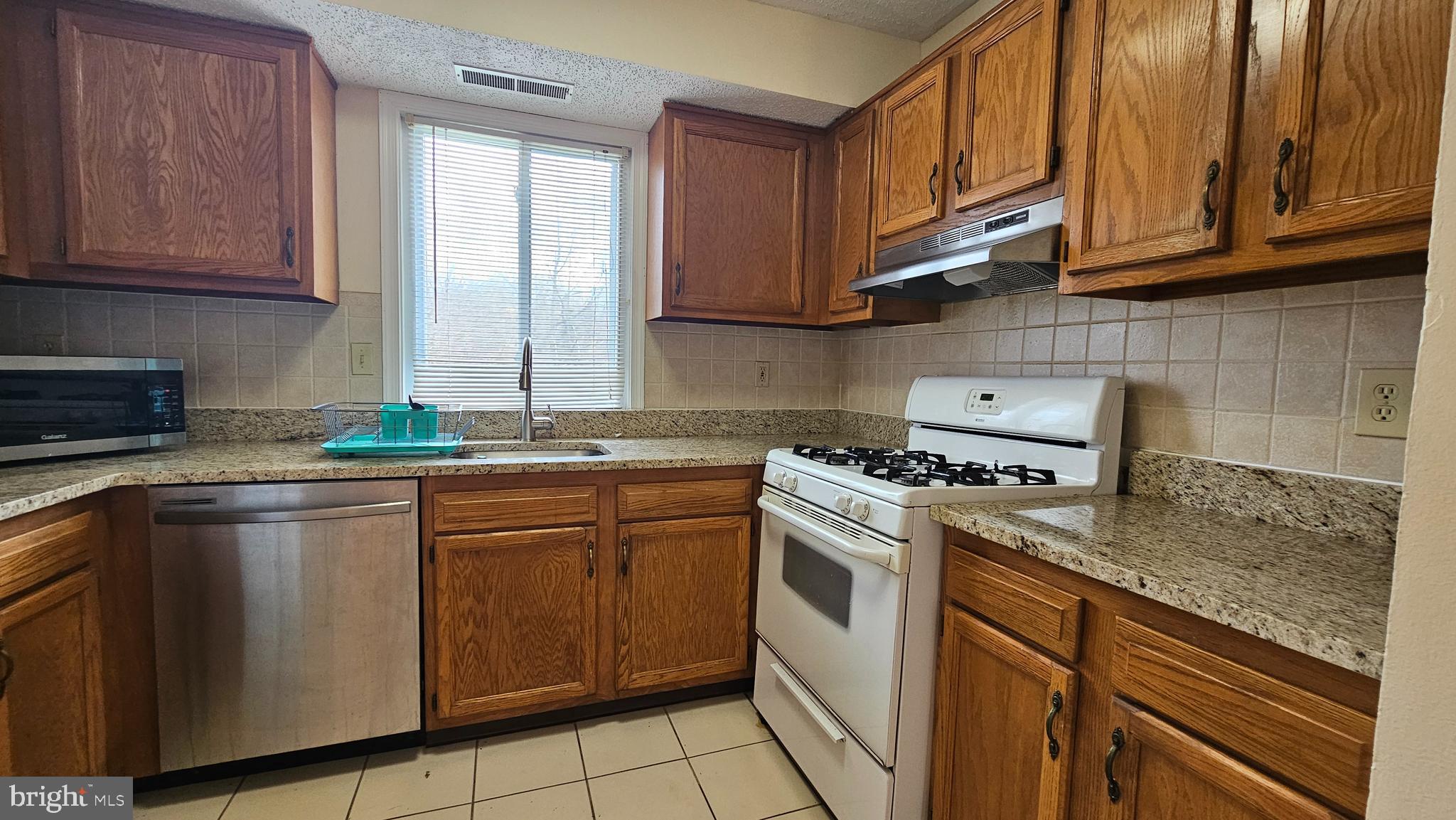 GARDENS AT OWINGS MILLS - Residential Lease