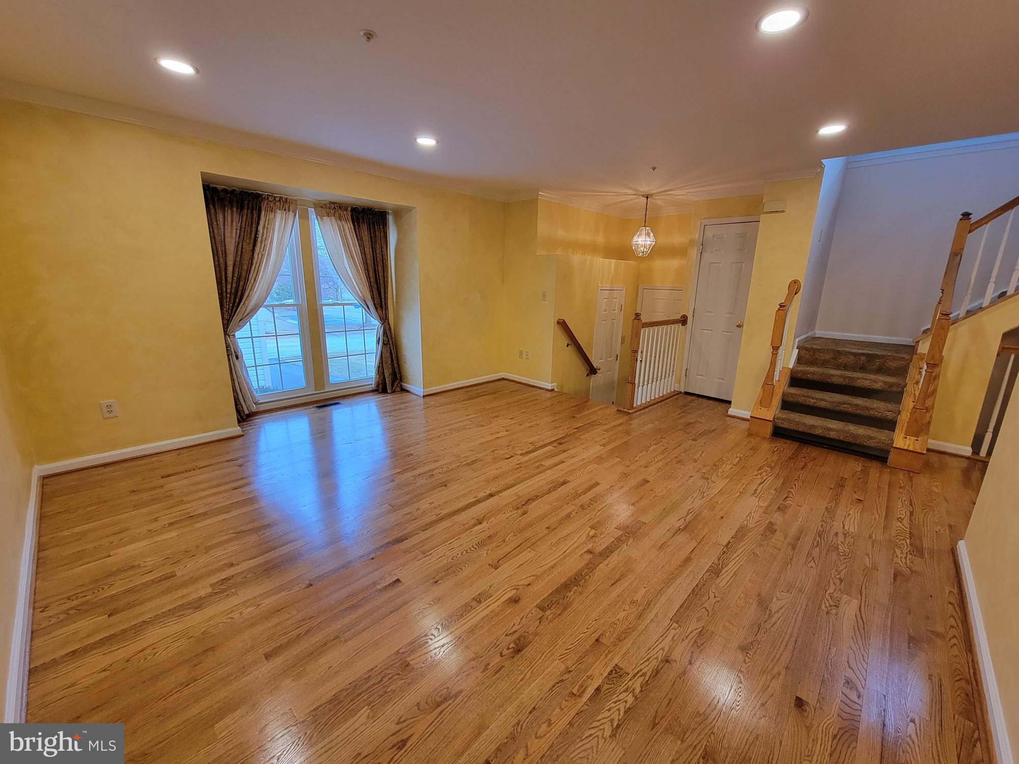 LAKE HALLOWELL - Residential