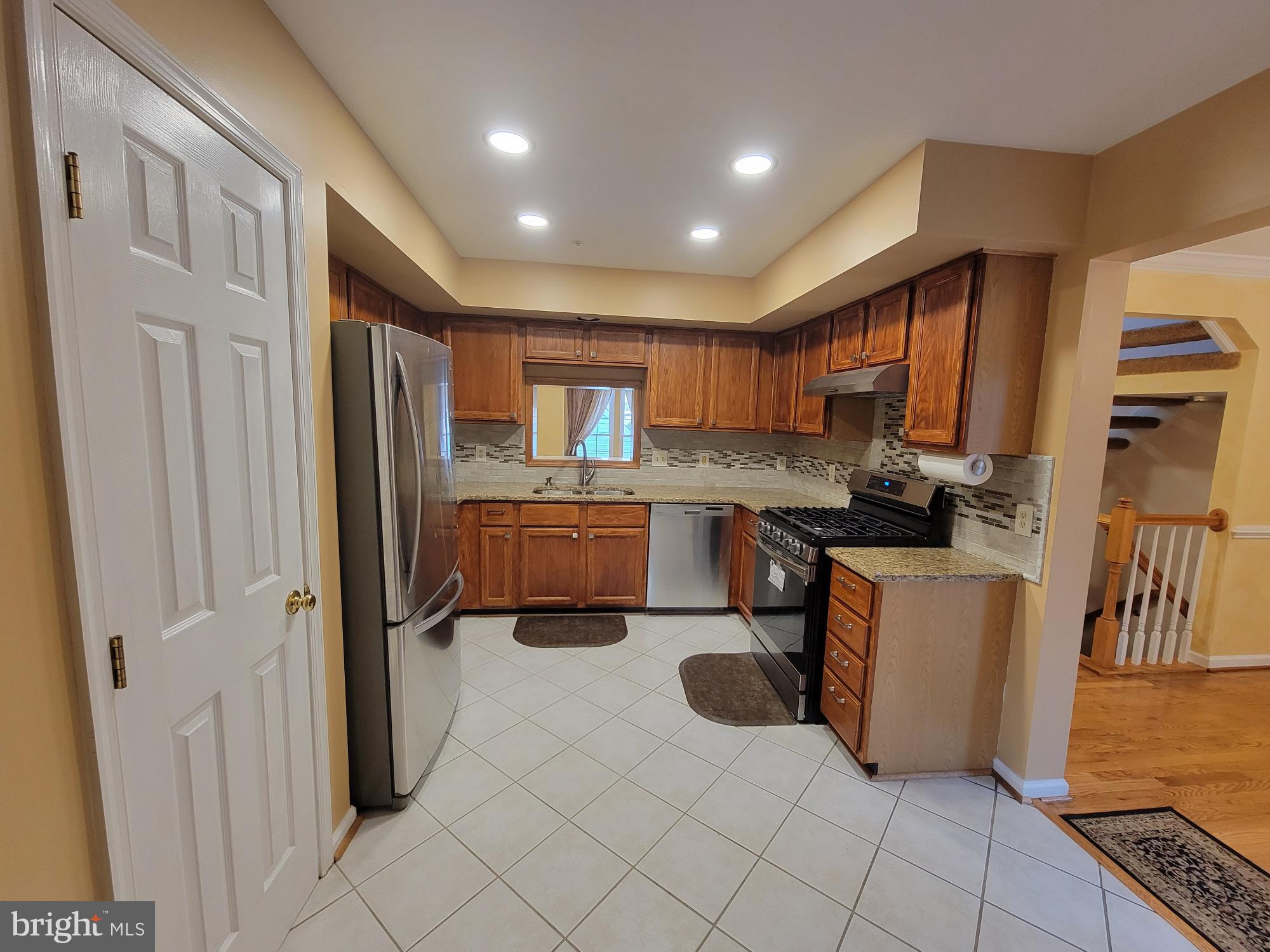 LAKE HALLOWELL - Residential