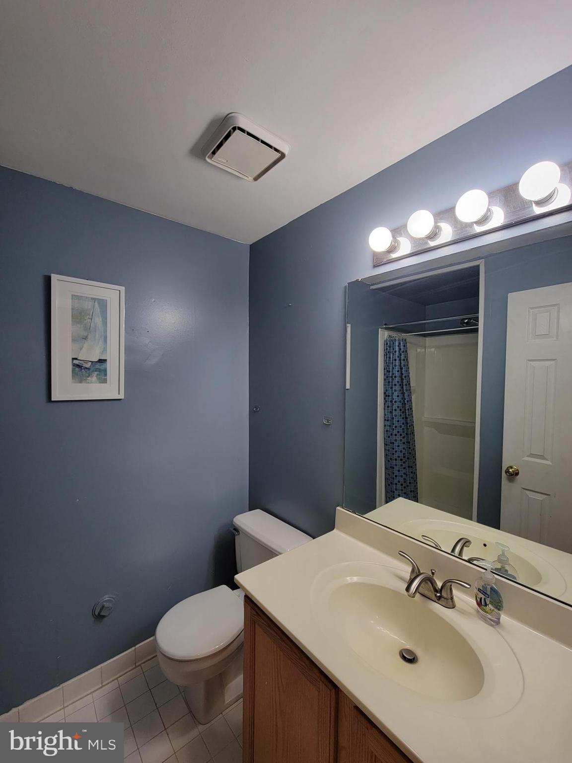 LAKE HALLOWELL - Residential