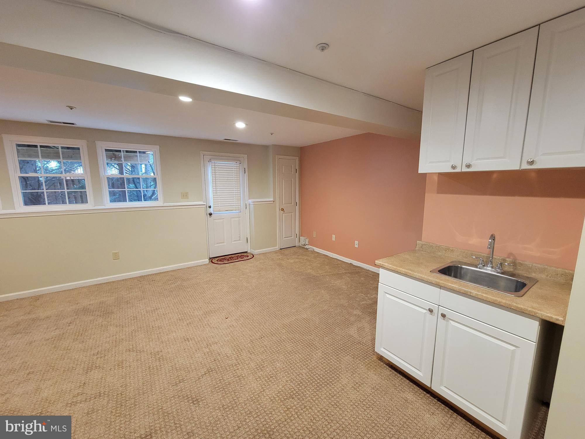 LAKE HALLOWELL - Residential