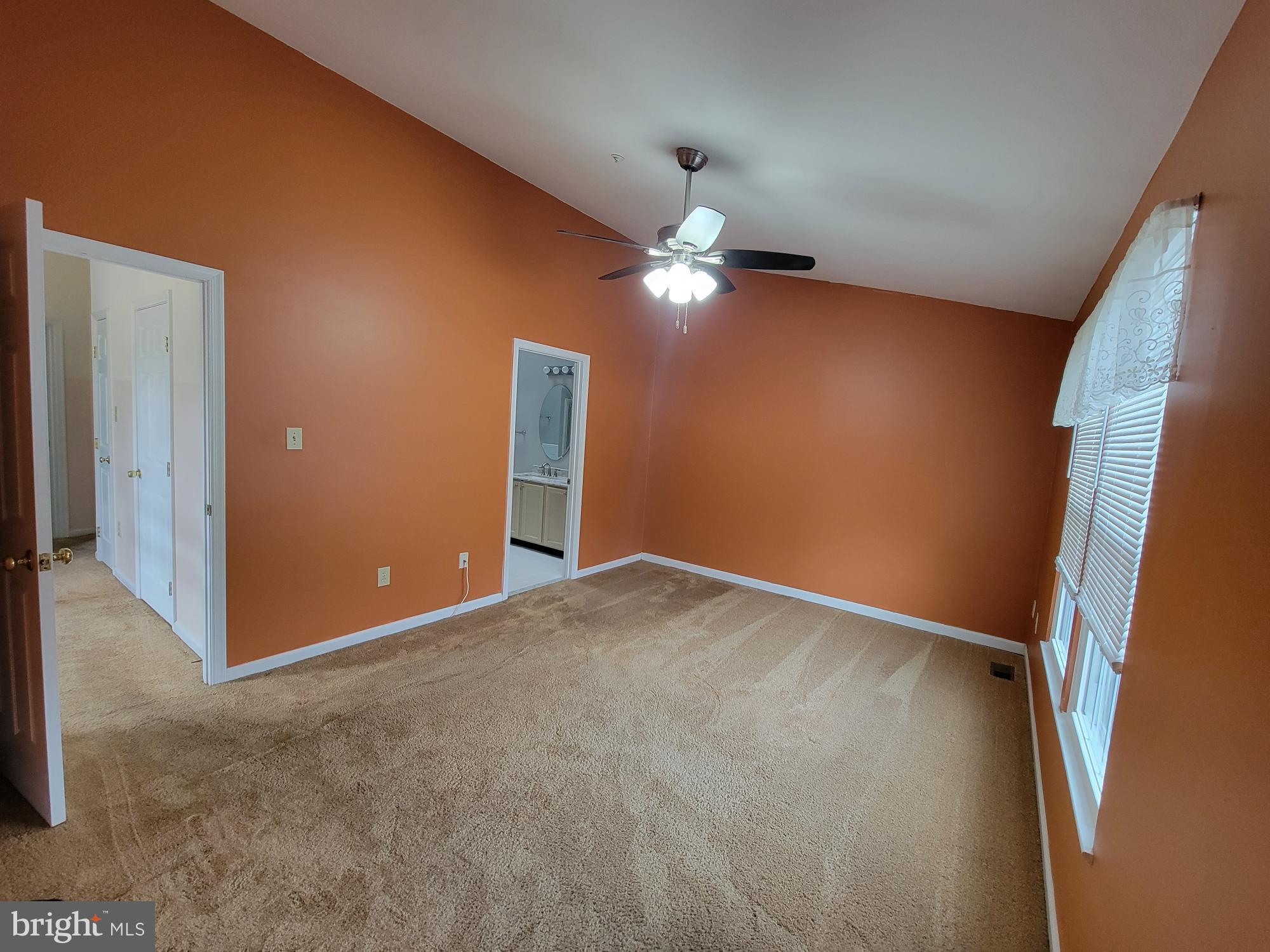 LAKE HALLOWELL - Residential