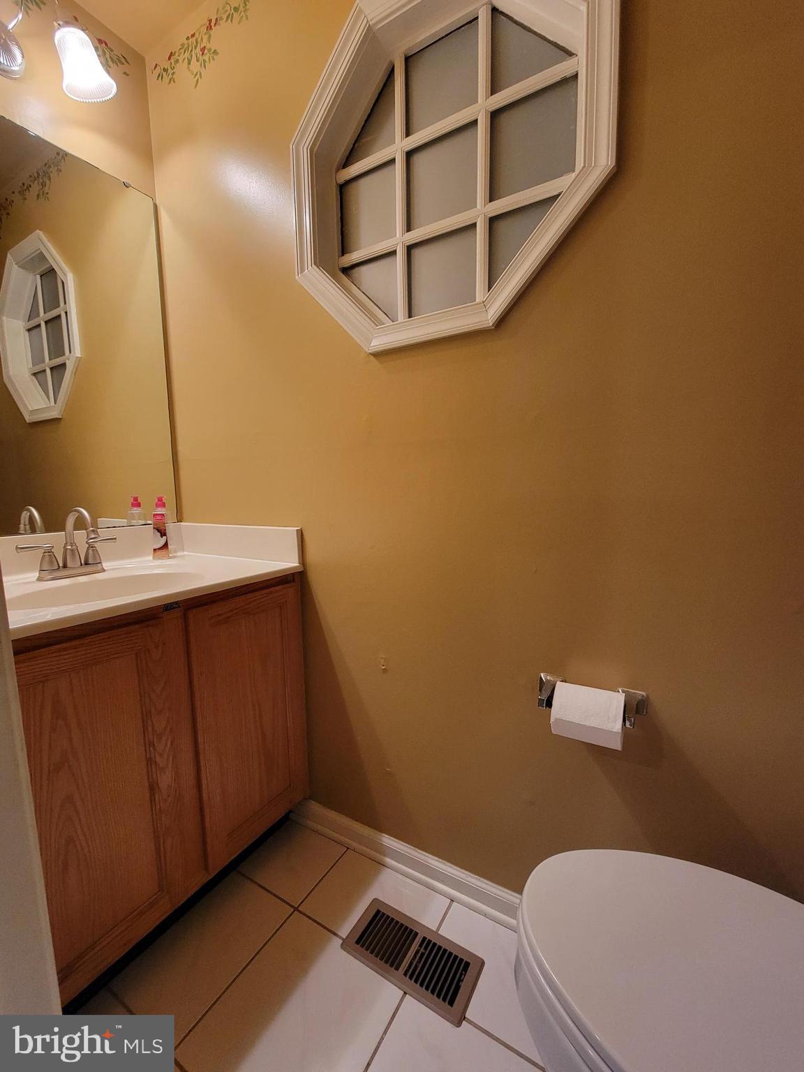 LAKE HALLOWELL - Residential