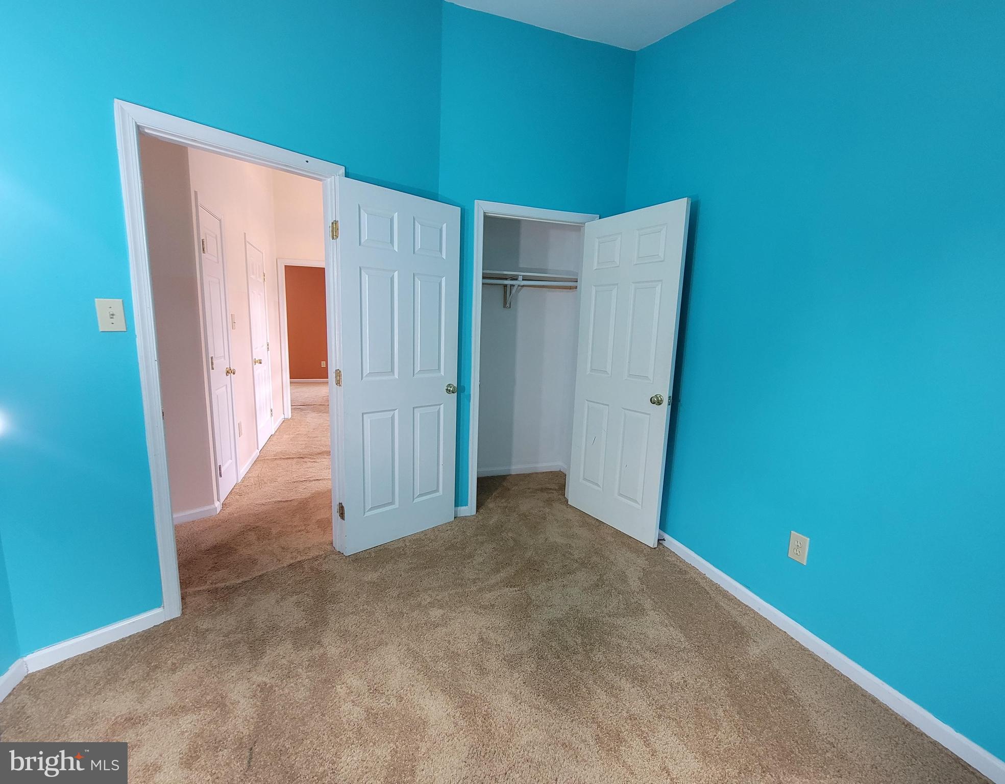 LAKE HALLOWELL - Residential