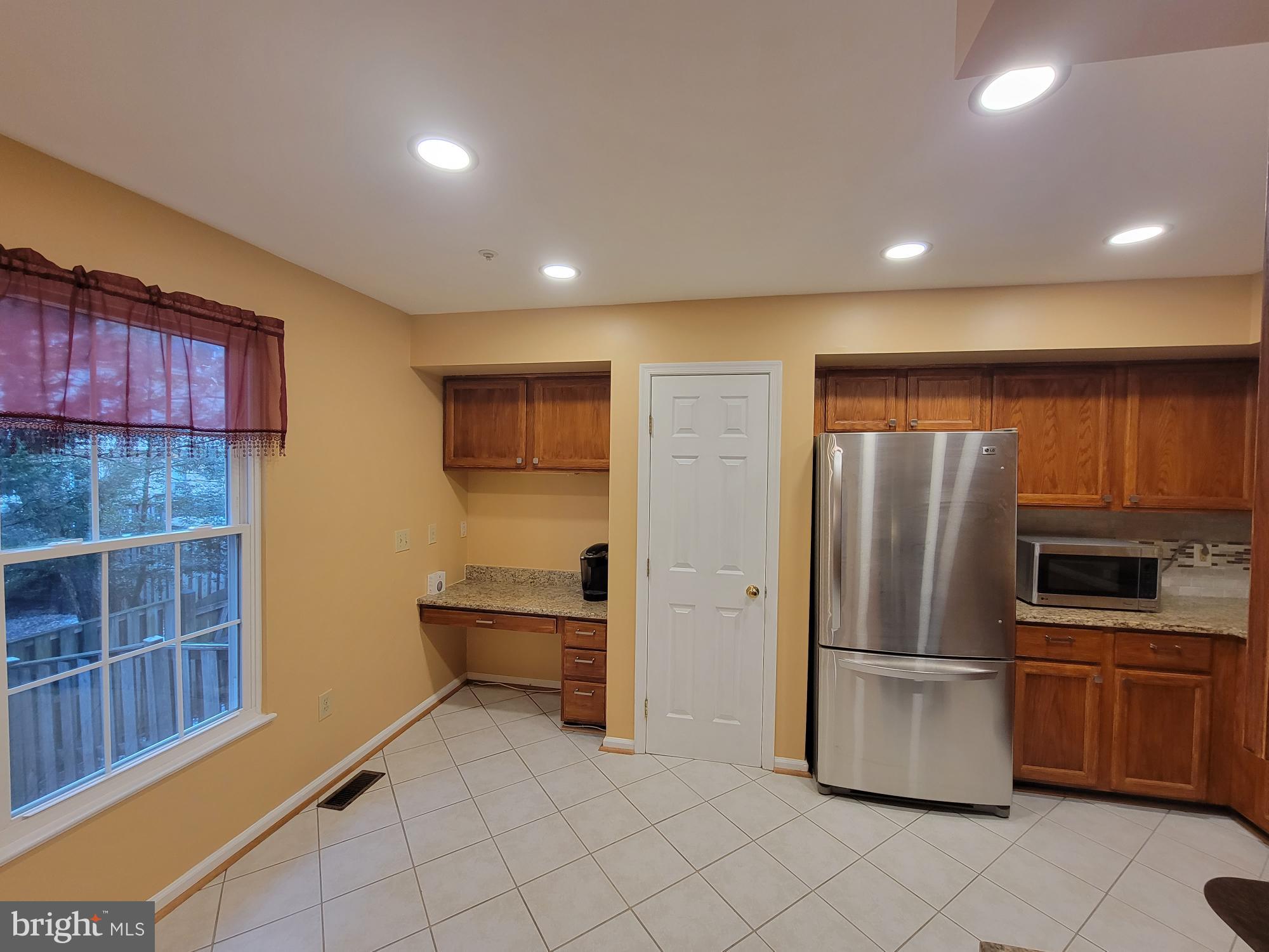 LAKE HALLOWELL - Residential