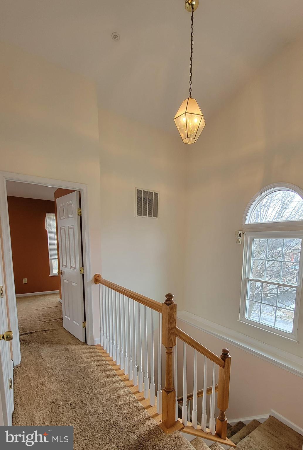 LAKE HALLOWELL - Residential