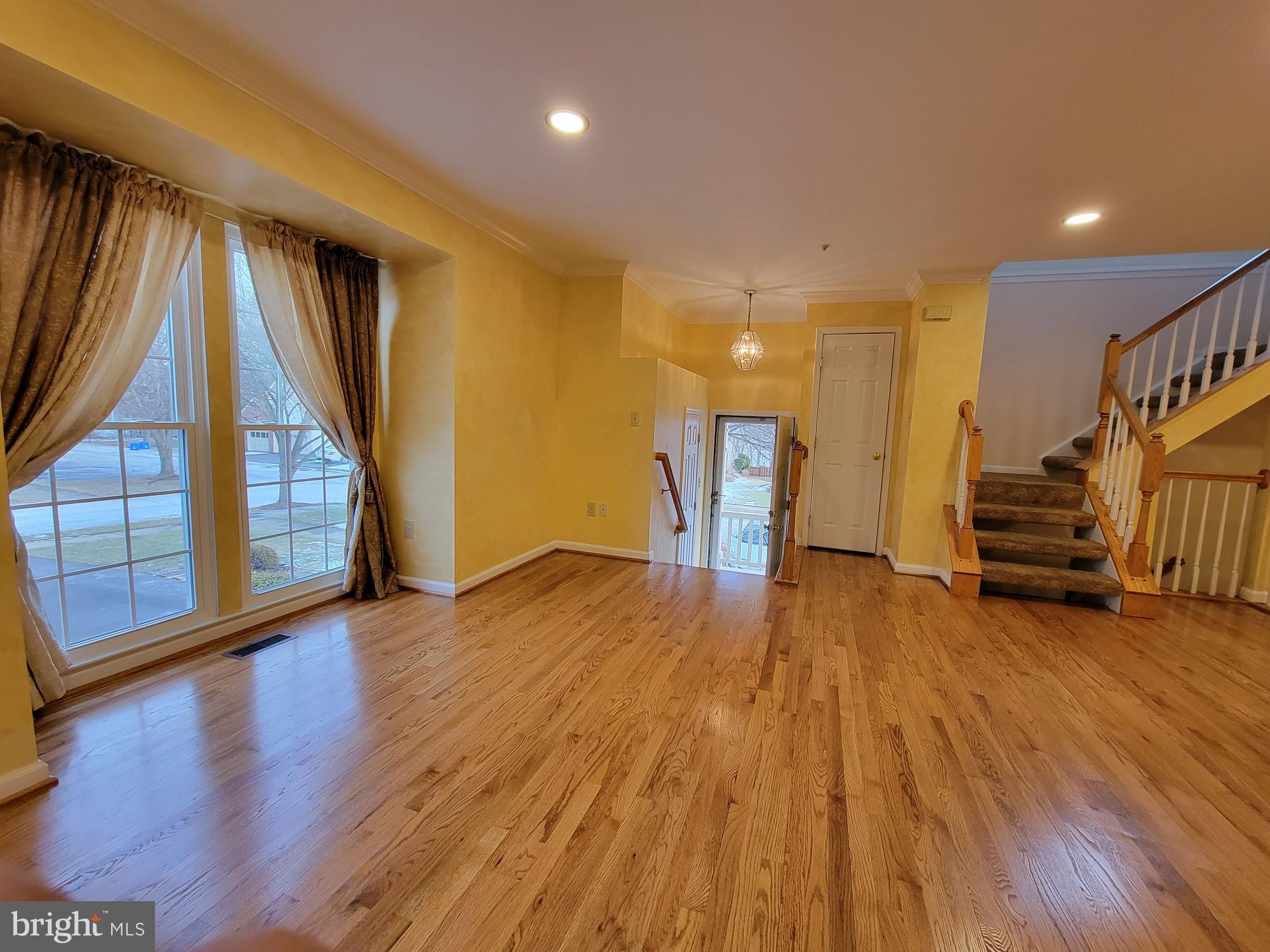 LAKE HALLOWELL - Residential