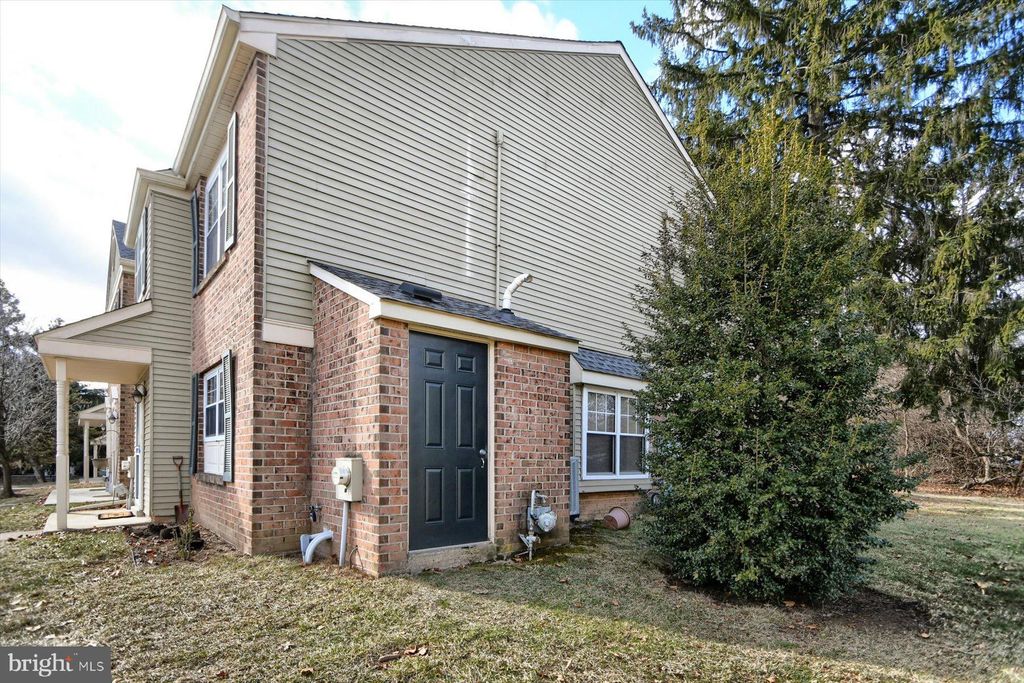 Photo of 13 Yorktown Court #115 U-13, BLUE BELL, PA 19422 (MLS # PAMC2166260)