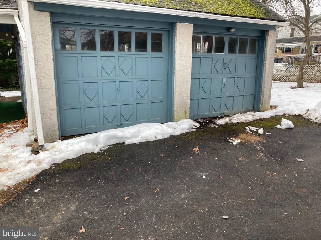 Photo of 914 Arnold Street, PHILADELPHIA, PA 19111 (MLS # PAPH2585424)